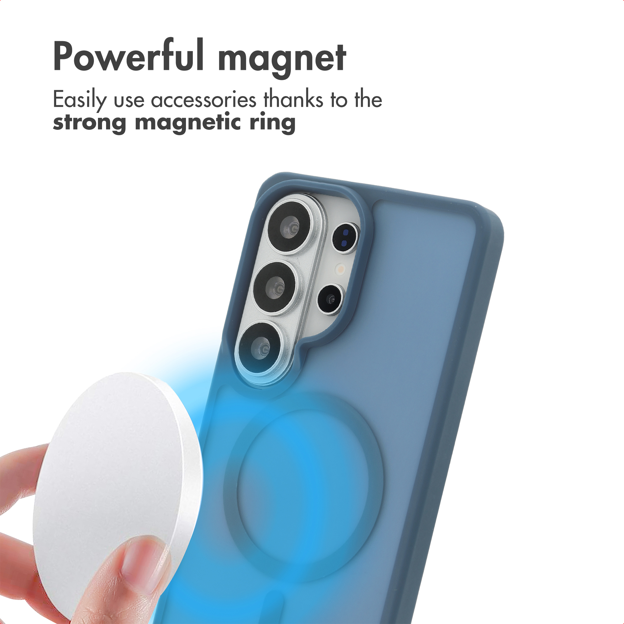 Coque de téléphone bleue avec anneau magnétique intégré, tandis qu'une main approche un disque blanc.