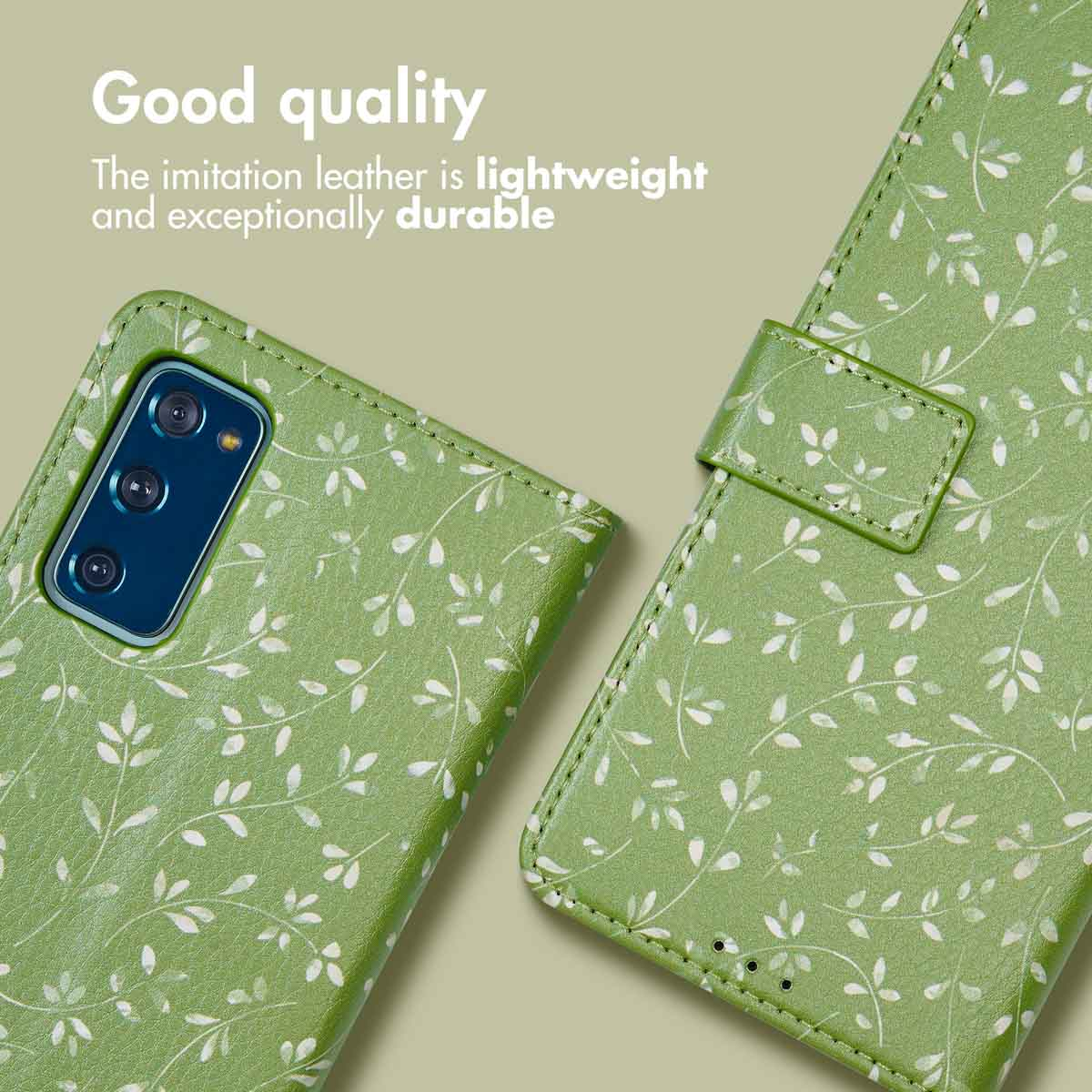 Funda de móvil de piel sintética verde con hojas blancas y texto arriba.