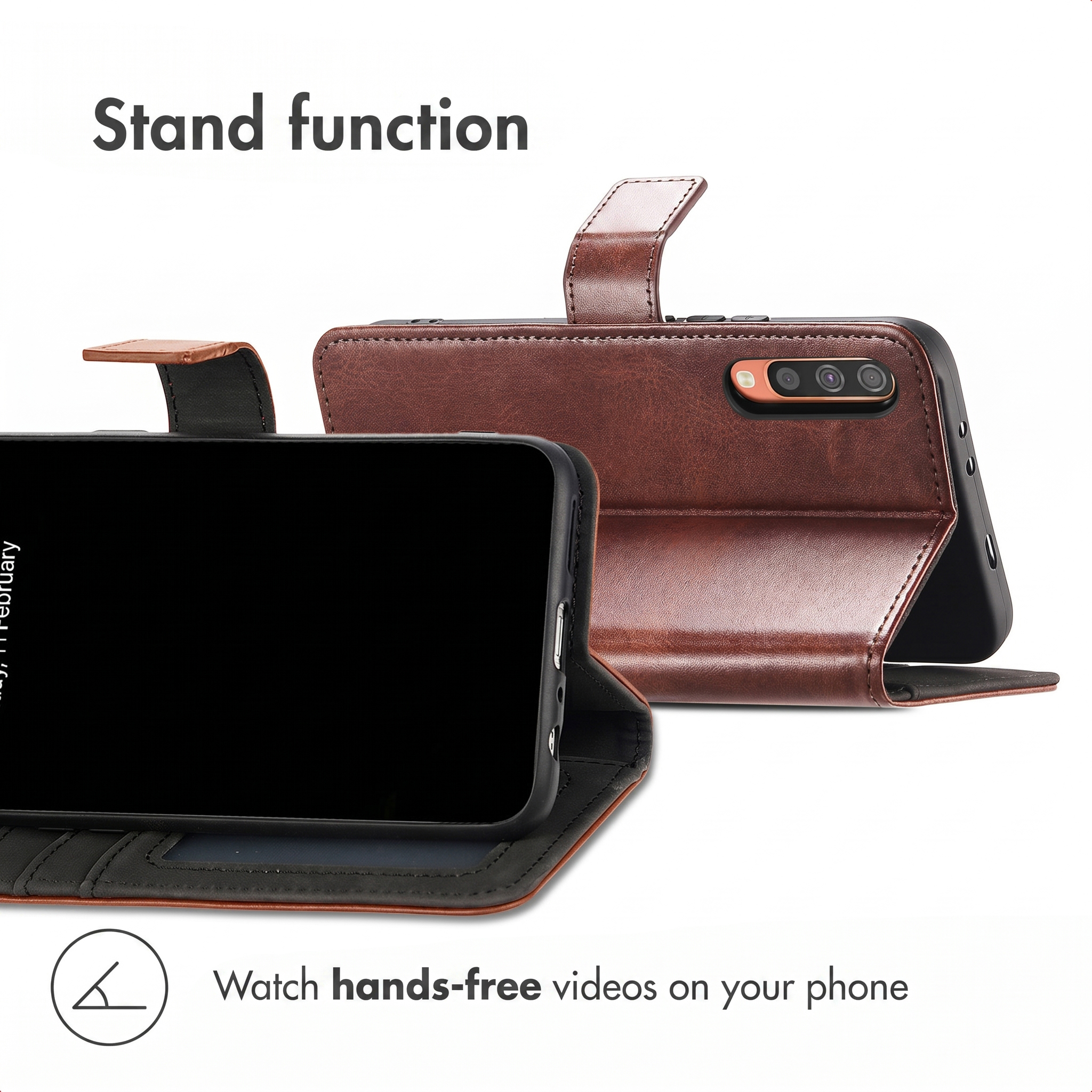 Bruine leren smartphonehoes met geïntegreerde standfunctie om handsfree video's te bekijken.