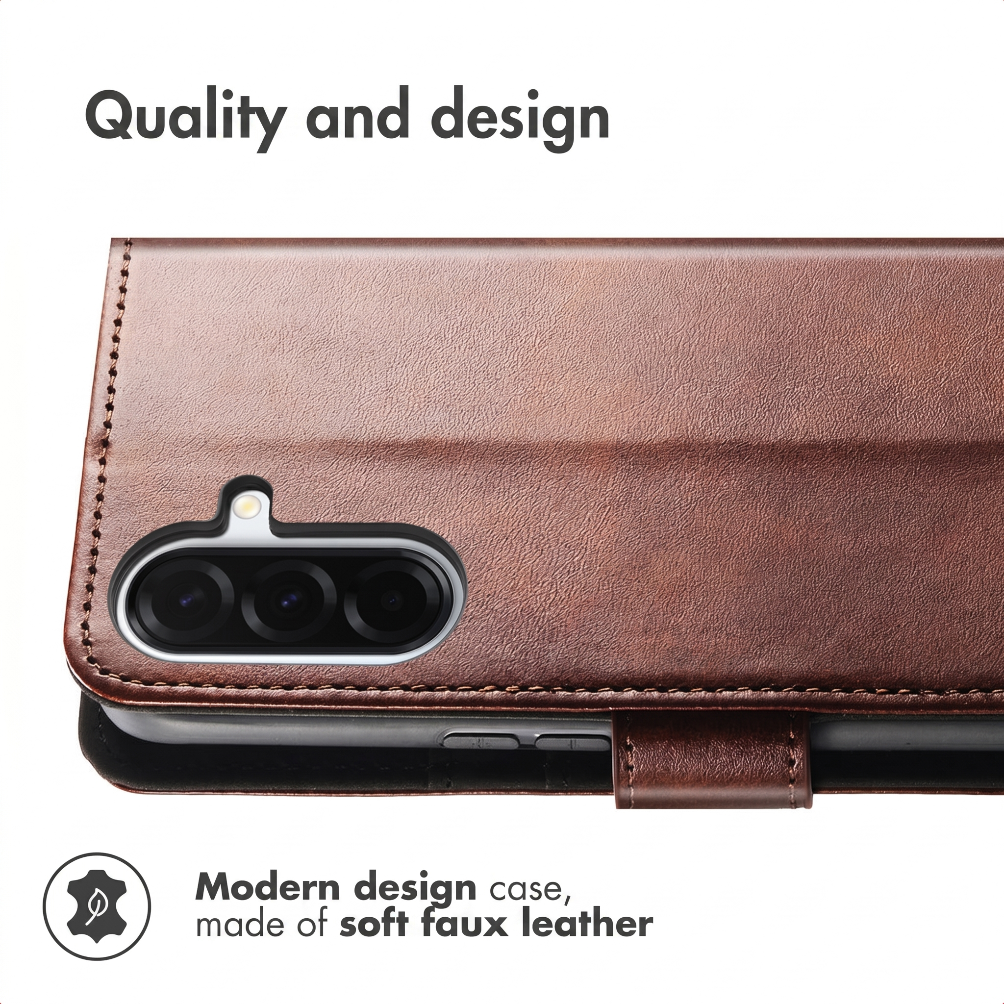 Bruine leren telefoonhoes met camera-uitsparing en tekst. Kwaliteit en design.