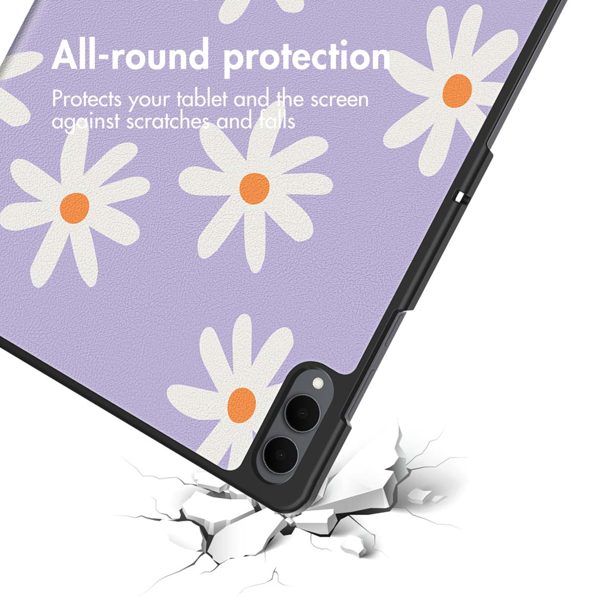 Un étui de tablette violet avec des marguerites blanches sur une surface blanche fissurée.