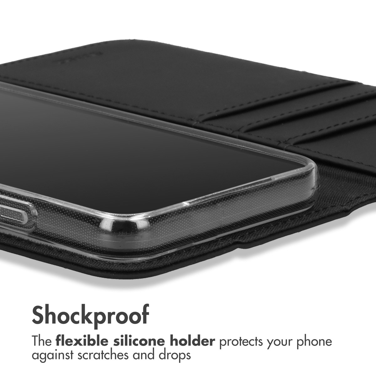 Una funda de móvil de cuero negro con soporte de silicona transparente, vista desde abajo.