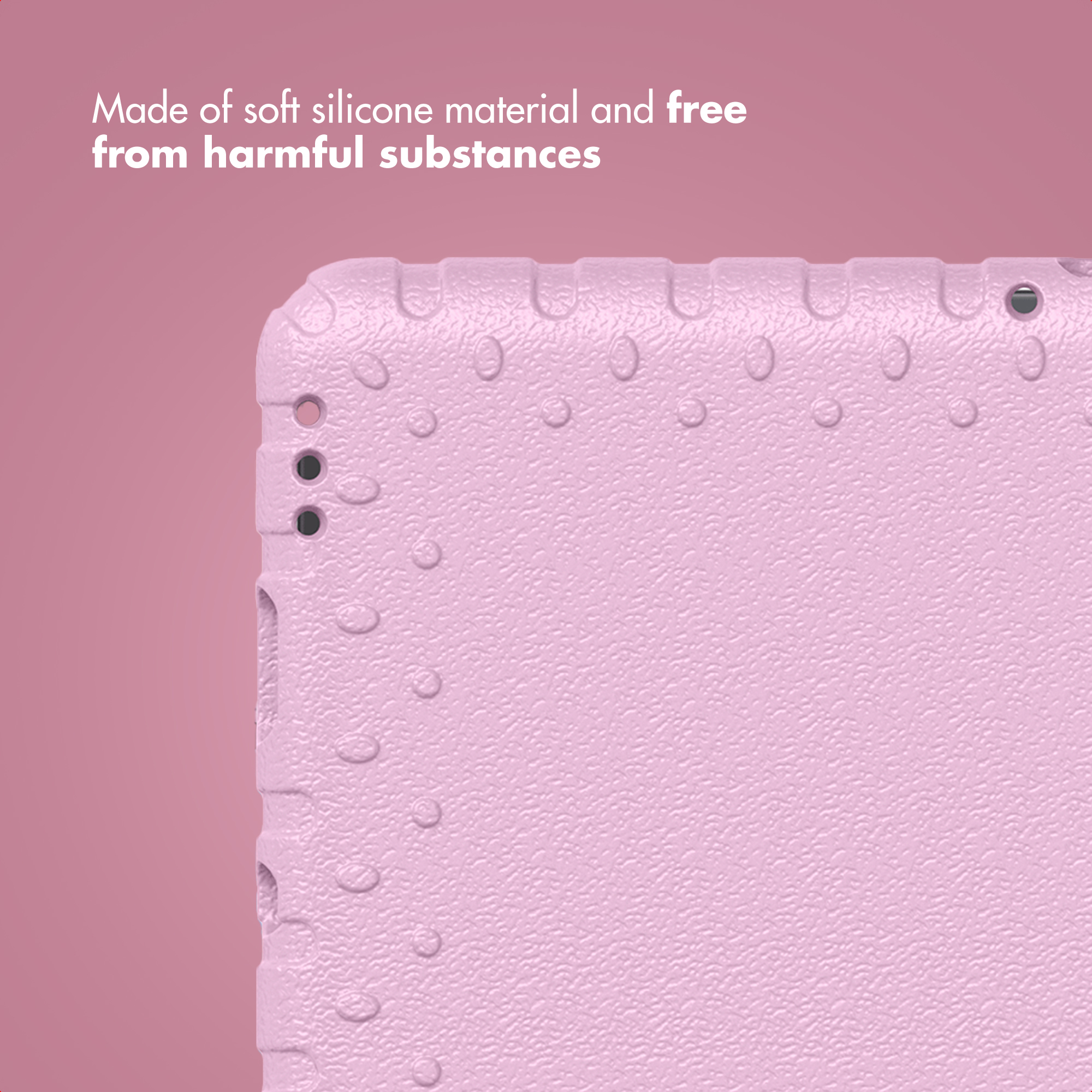 Coque de tablette en silicone texturée rose sur fond rose, avec du texte en haut.