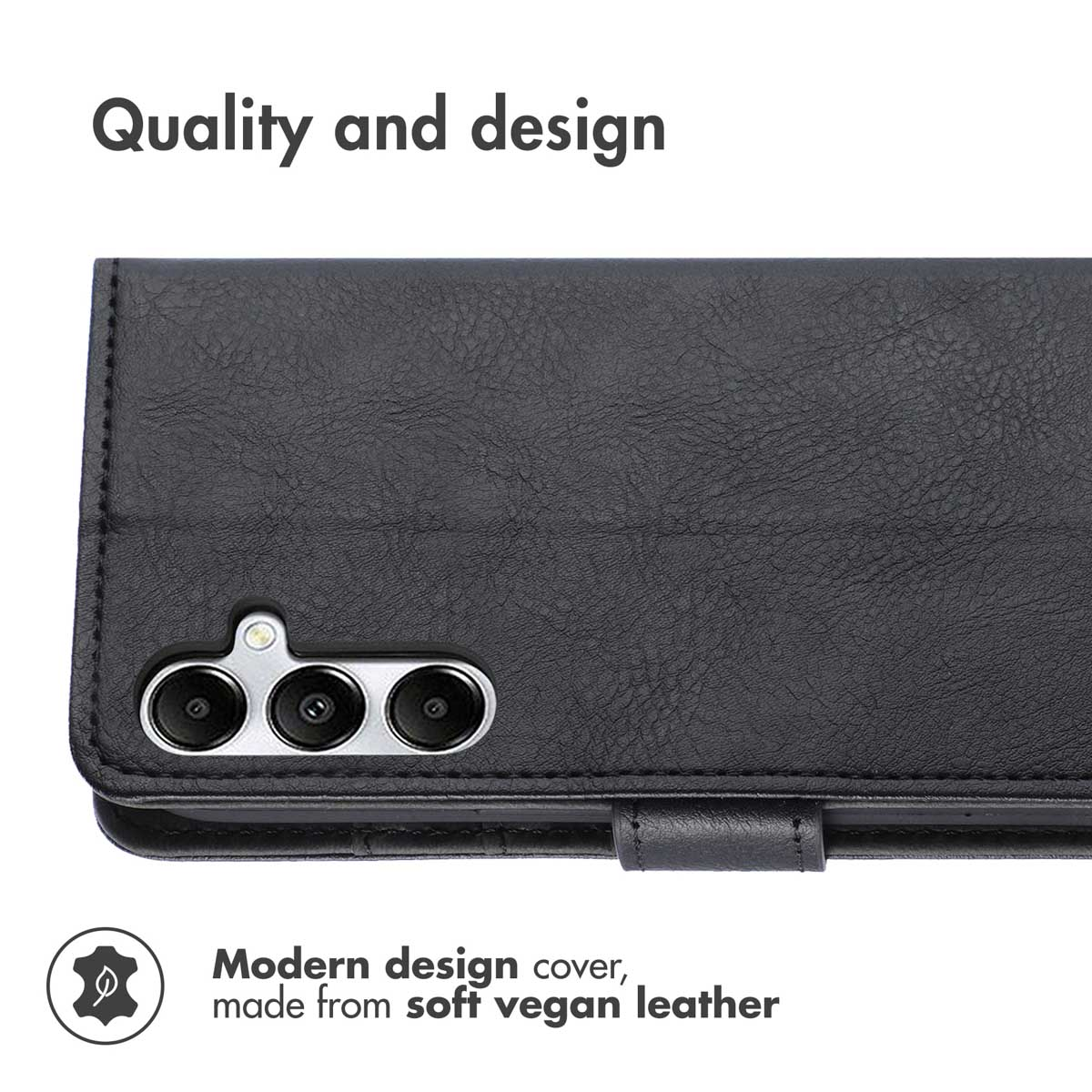 Schwarze vegane Leder-Handyhülle mit Dreifachkamera und Blitz auf der Rückseite.