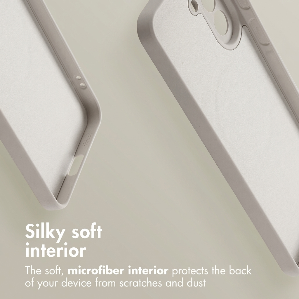 Deux coques de téléphone gris clair en biais, montrant leur intérieur en microfibre douce sur fond uni.