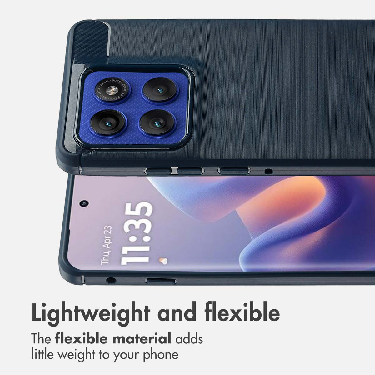 Retro dello smartphone blu con modulo a quattro fotocamere, schermo mostra 11:35.