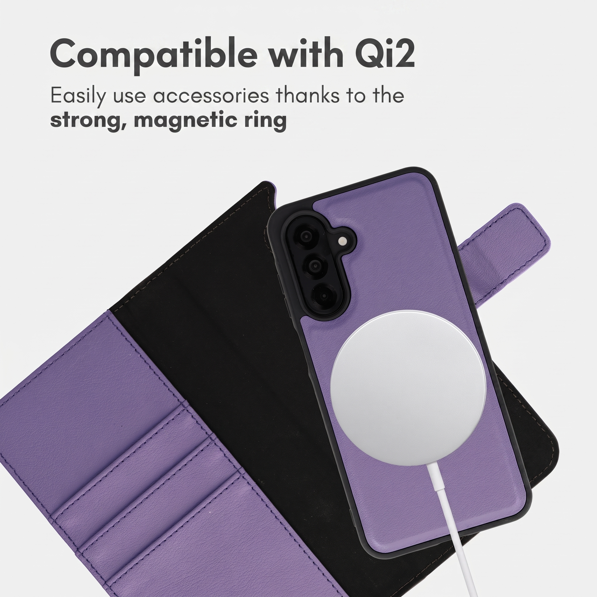 Lila Handyhülle mit integriertem Qi2-Magnetring und weisserer Ladescheibe.