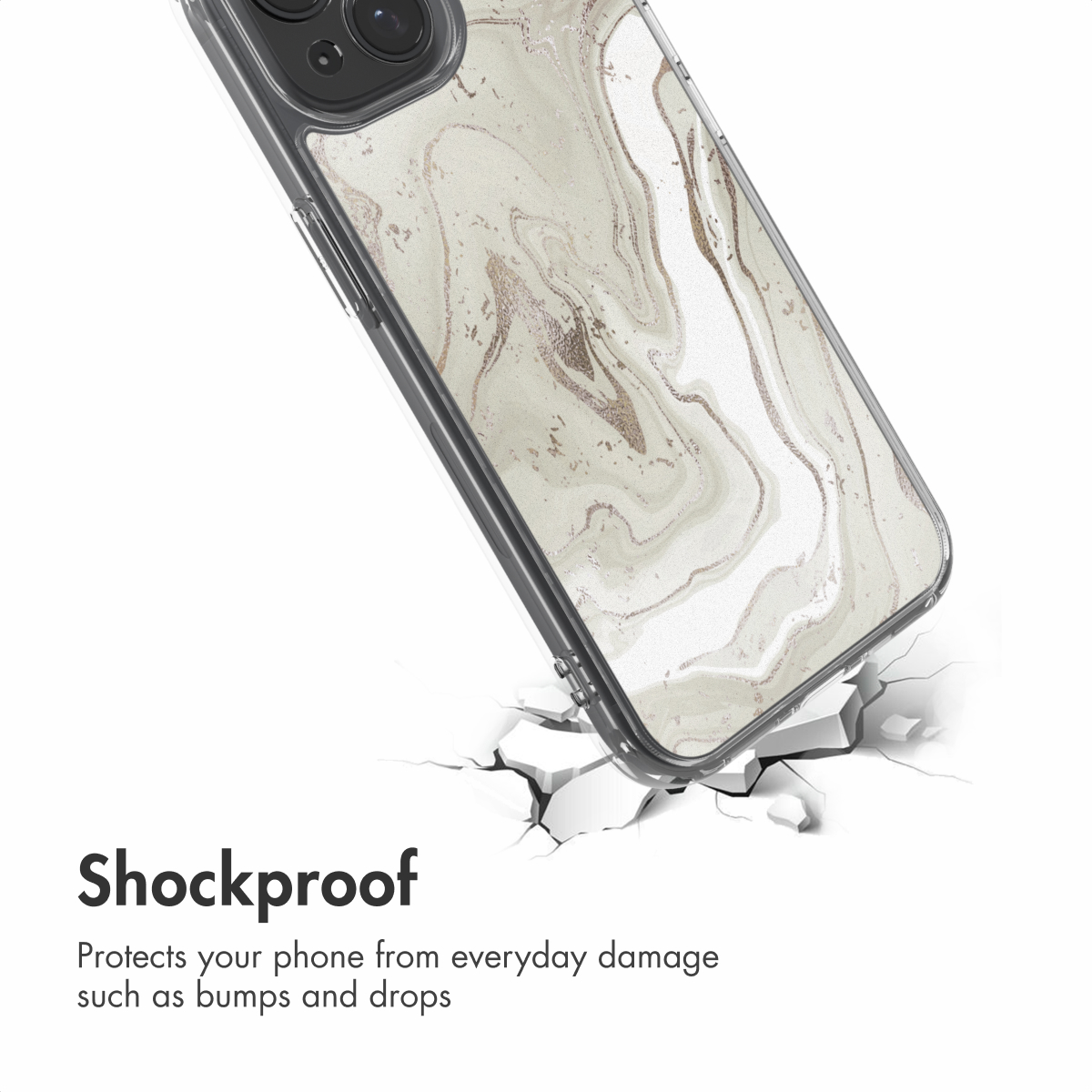 Telefoonhoesje met wit en grijs marmerdesign boven een gebarsten oppervlak, tekst: Shockproof.