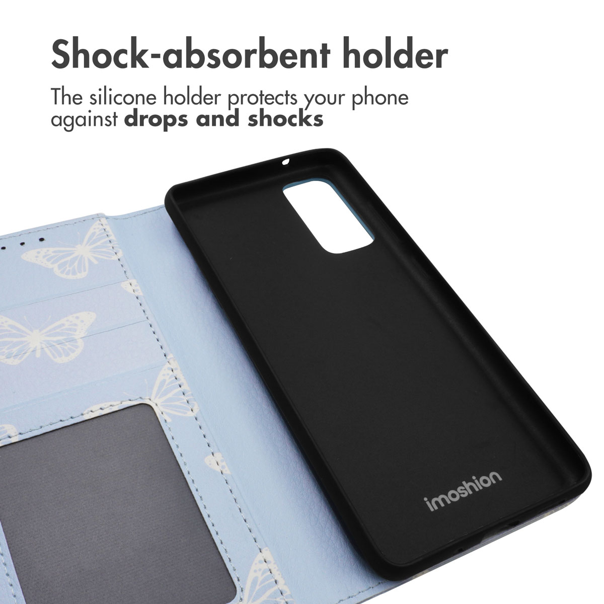 Una funda de teléfono azul claro con patrón de mariposas blancas y soporte negro.