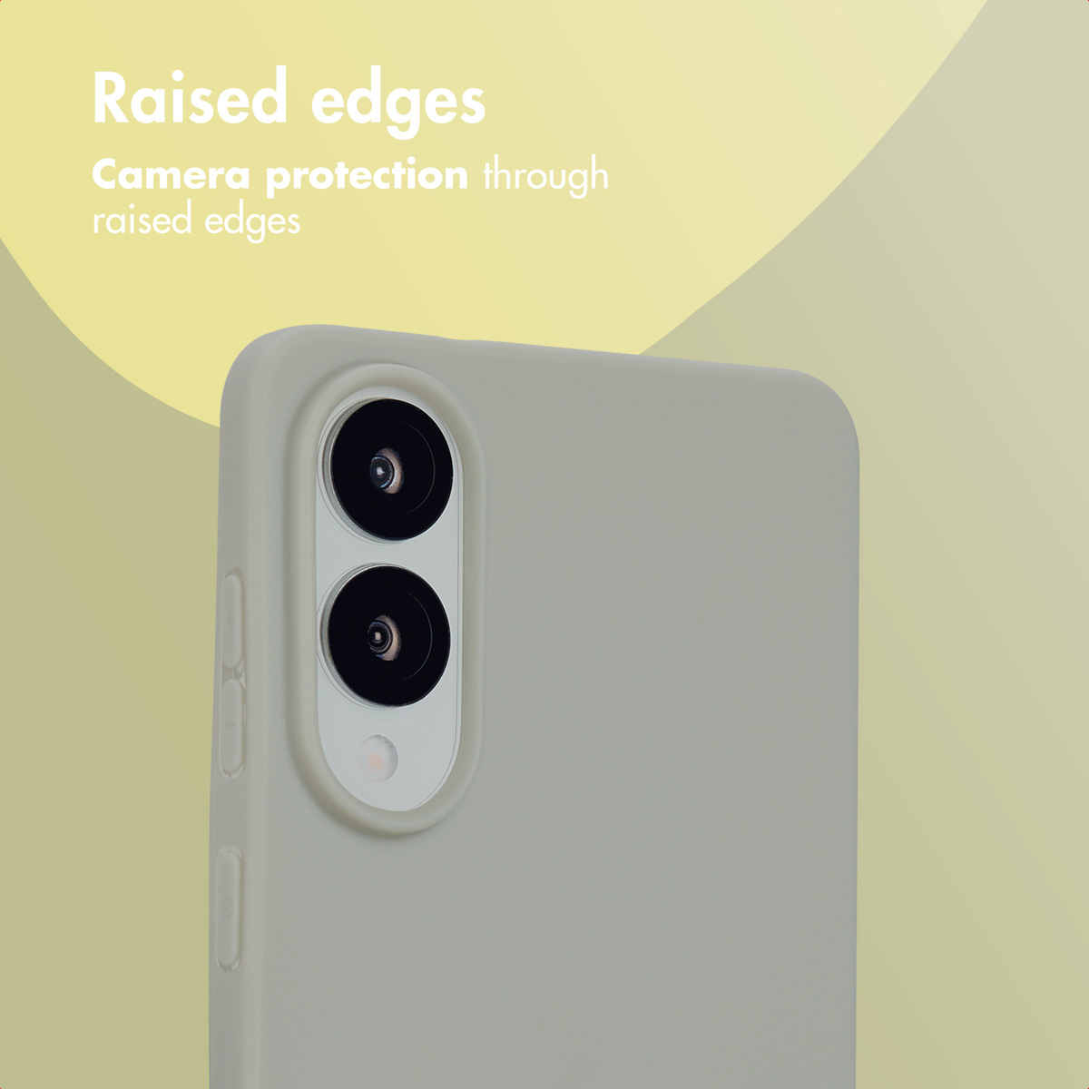 Primer plano de la parte trasera de un smartphone con bordes elevados alrededor de la cámara.
