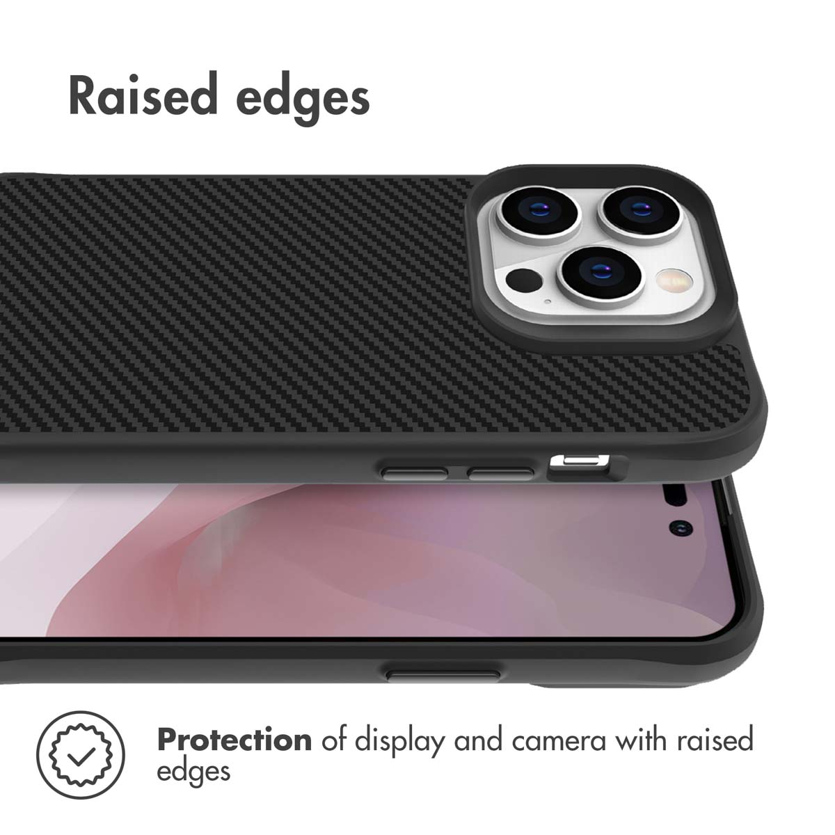Smartphone con funda de carbono negra y bordes elevados para proteger pantalla y cámara.
