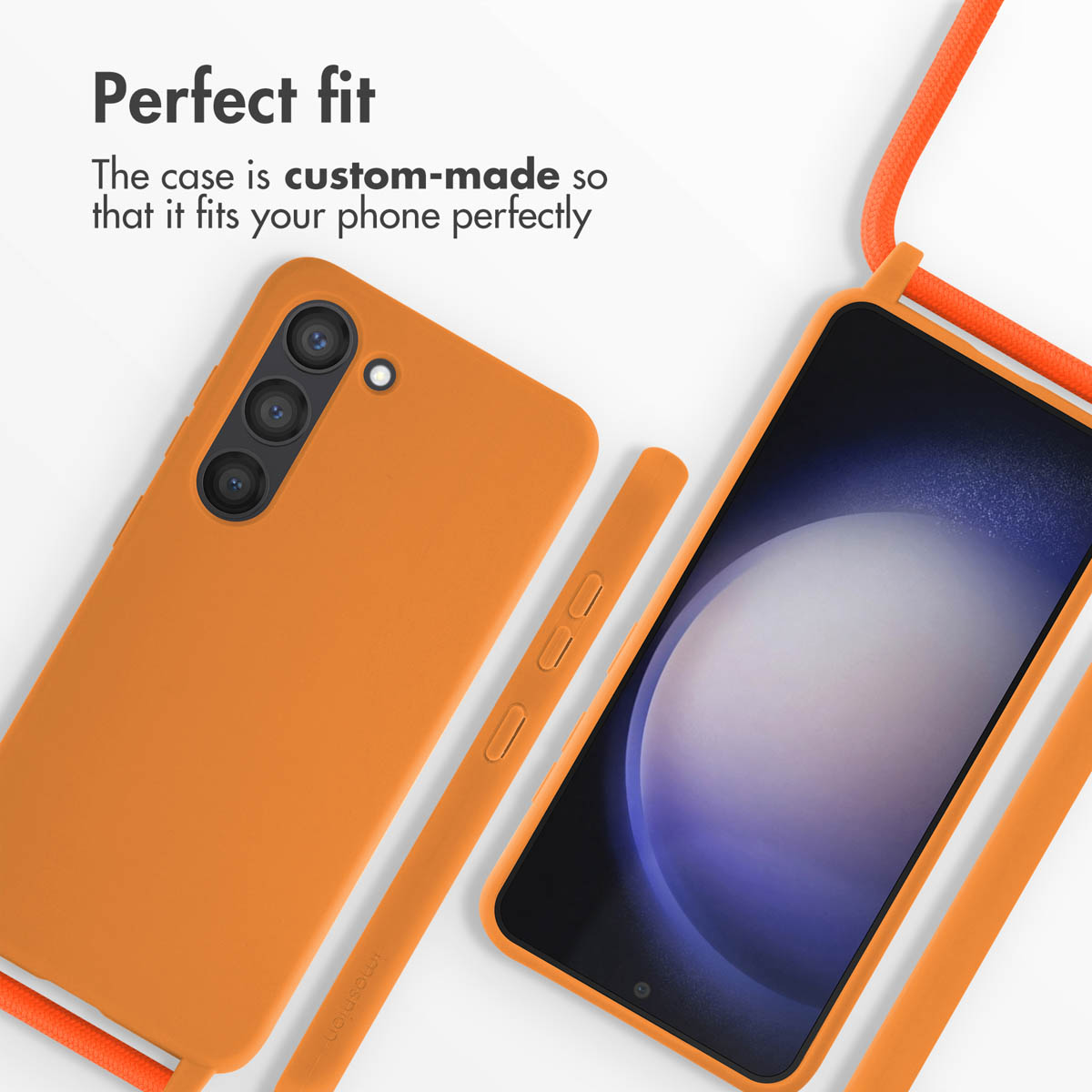 Uno smartphone arancione con custodia protettiva e cordino su sfondo bianco.
