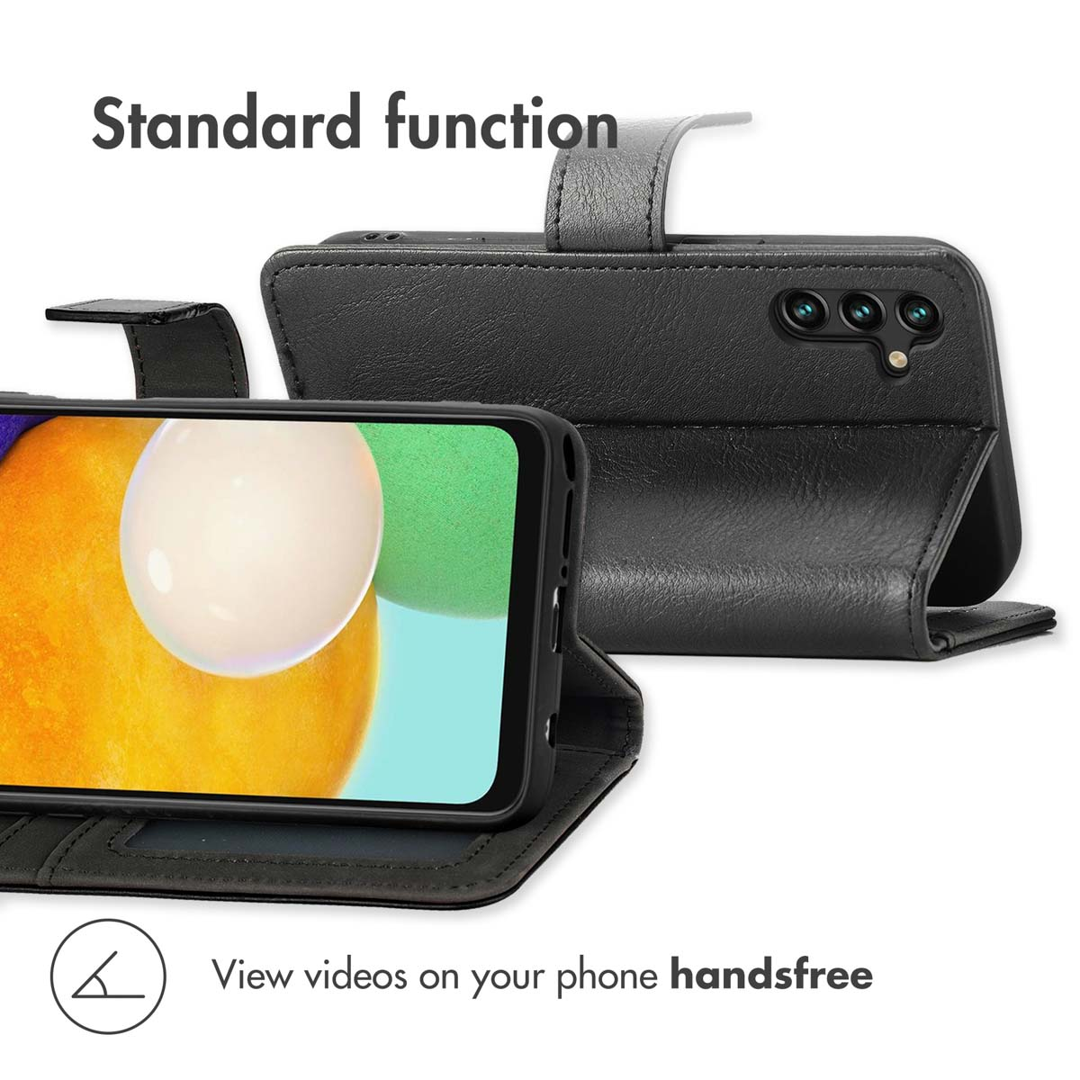 Étui de téléphone en cuir noir plié pour servir de support mains libres.