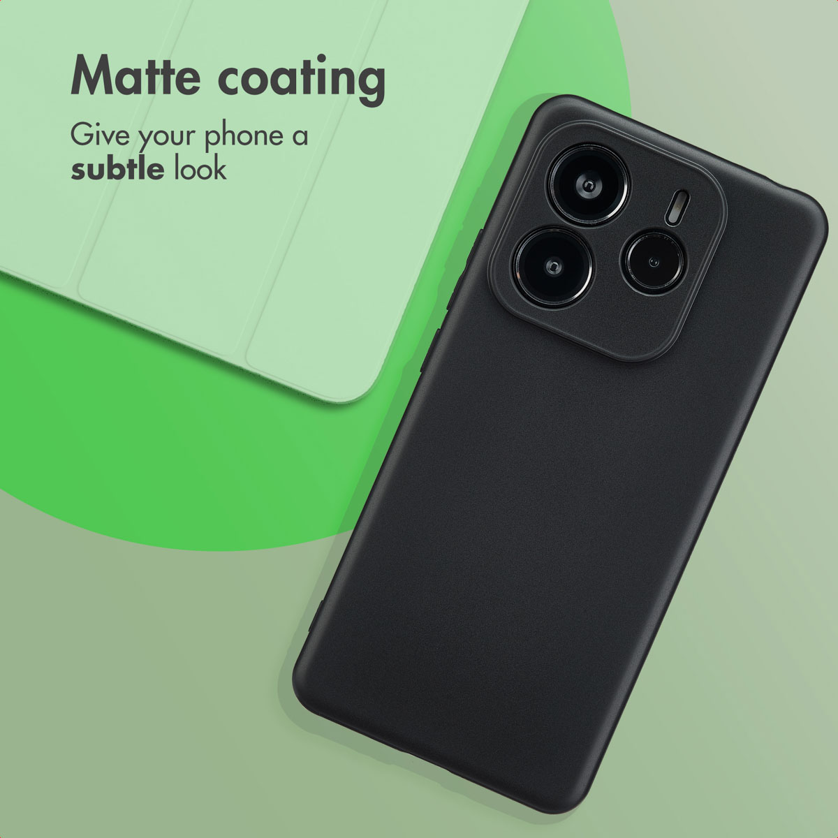Un smartphone negro con funda mate sobre fondo verde con texto Matte coating.