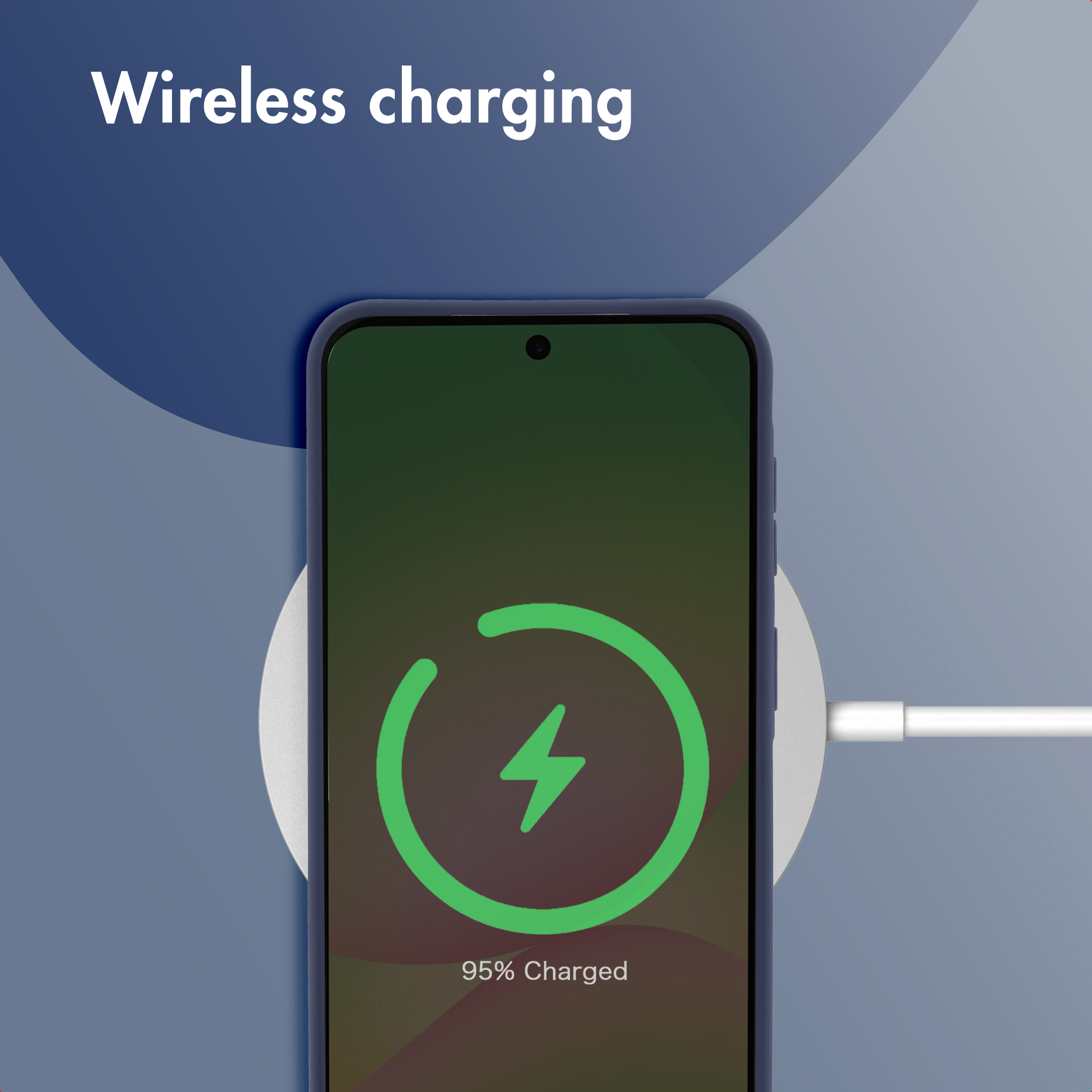 Uno smartphone si ricarica in modalità wireless su una base circolare.