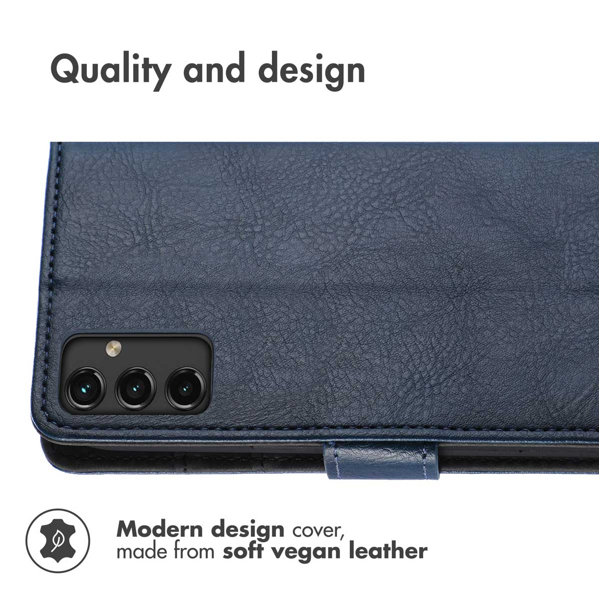 Gros plan sur un étui de téléphone en cuir végétalien bleu avec triple appareil photo.