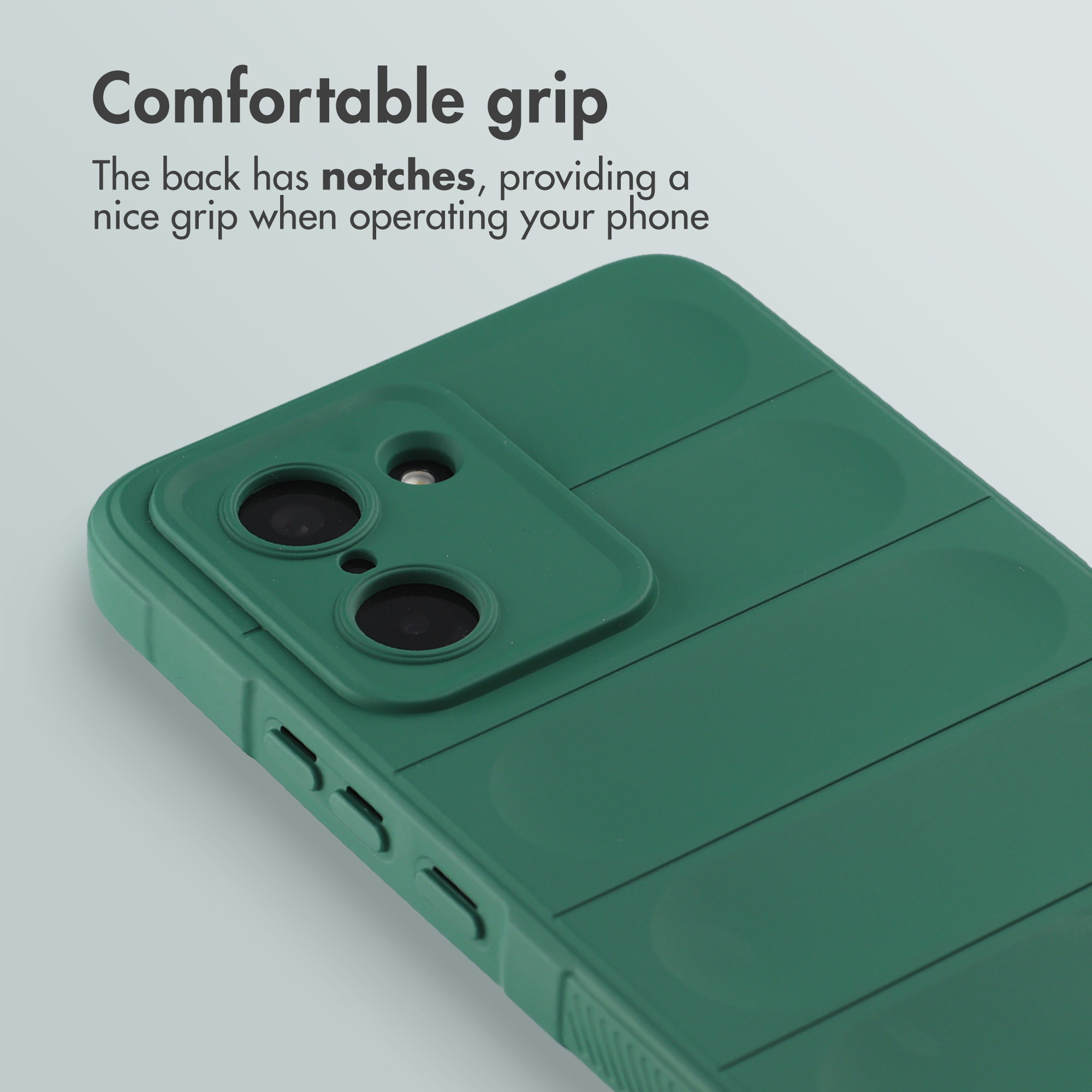 Groene smartphonehoes met gestructureerde achterkant voor comfortabele grip en twee cameralenzen.