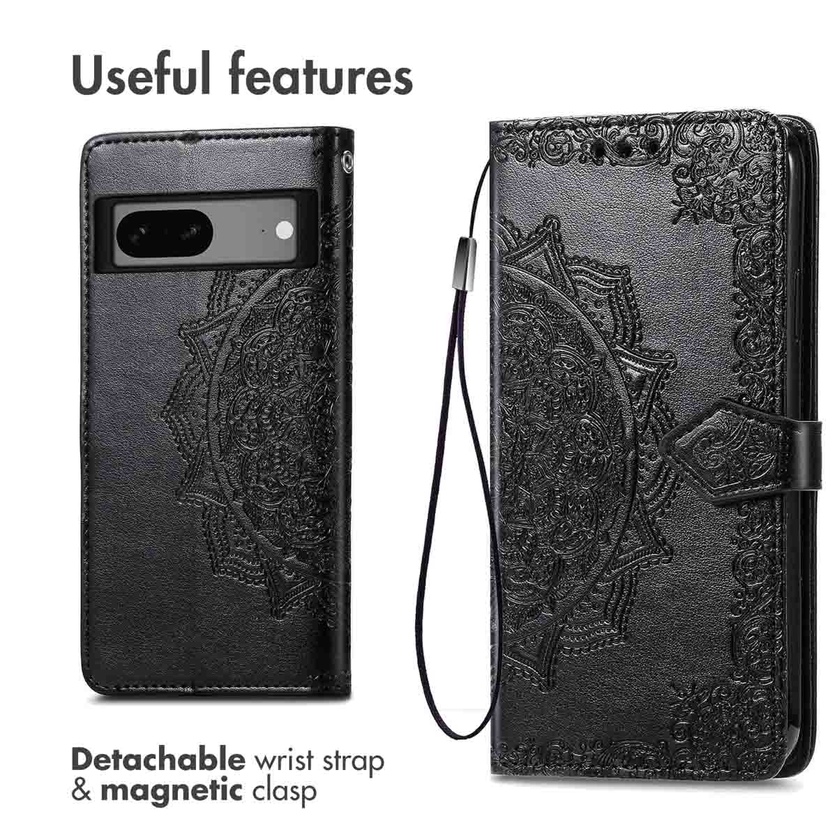 Custodia per telefono in pelle nera con goffratura mandala, laccetto e chiusura magnetica.