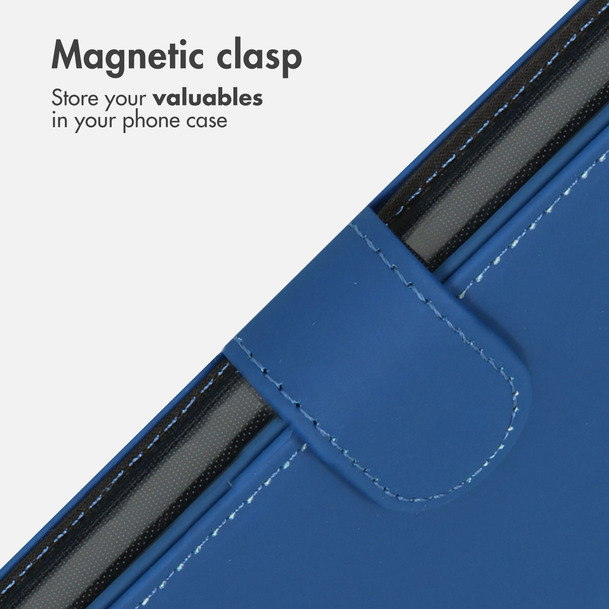 Custodia per telefono blu con chiusura magnetica e testo sugli oggetti di valore.