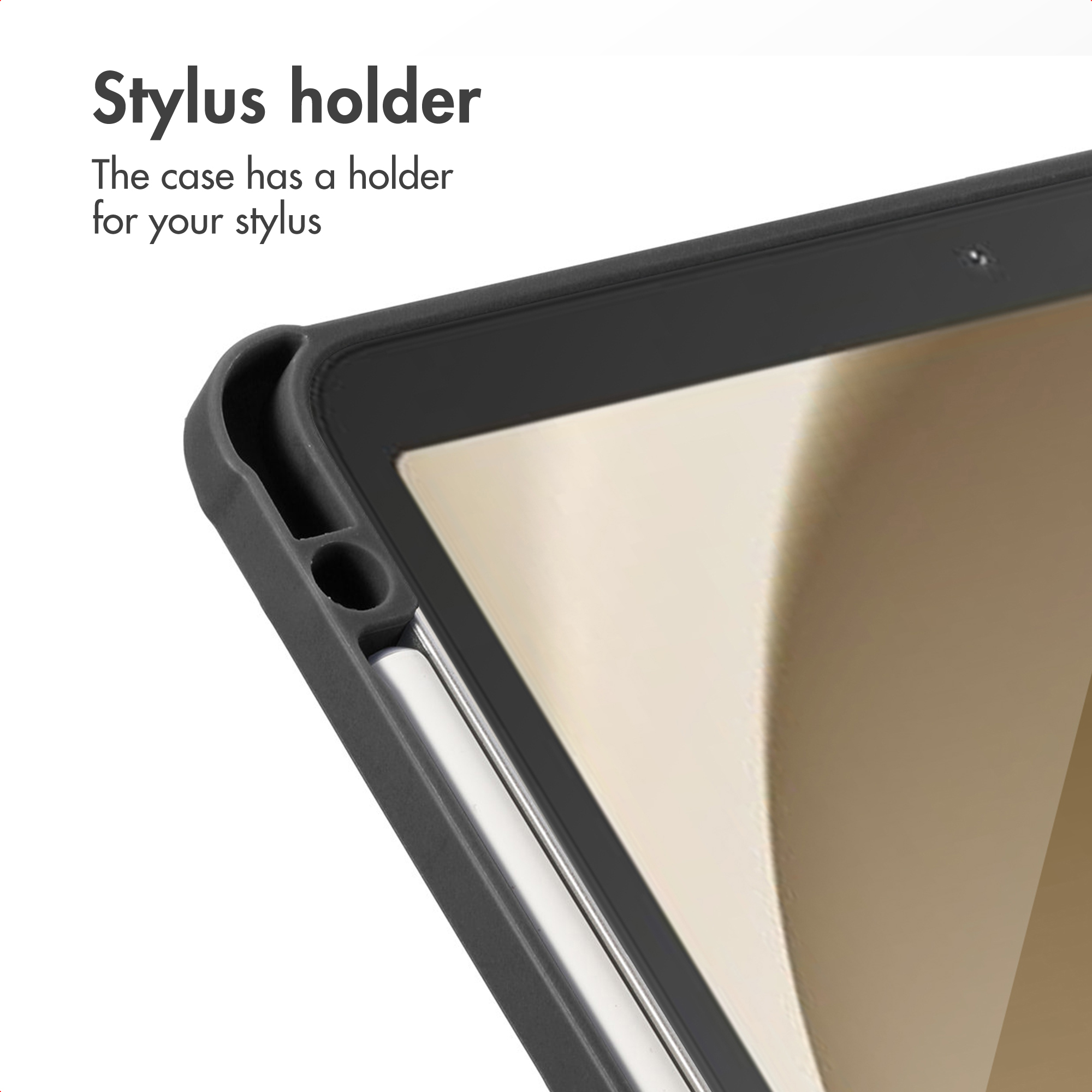 Gros plan sur un étui de protection noir avec porte-stylet intégré.