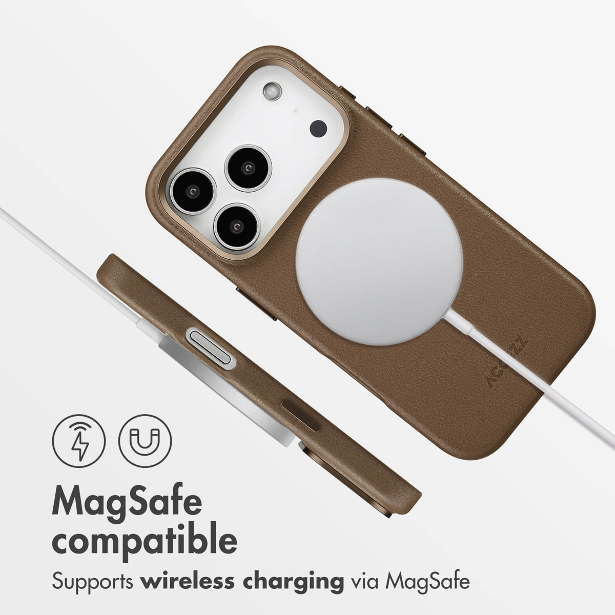 Funda de teléfono marrón con cargador MagSafe y protección de cámara sobre fondo blanco.