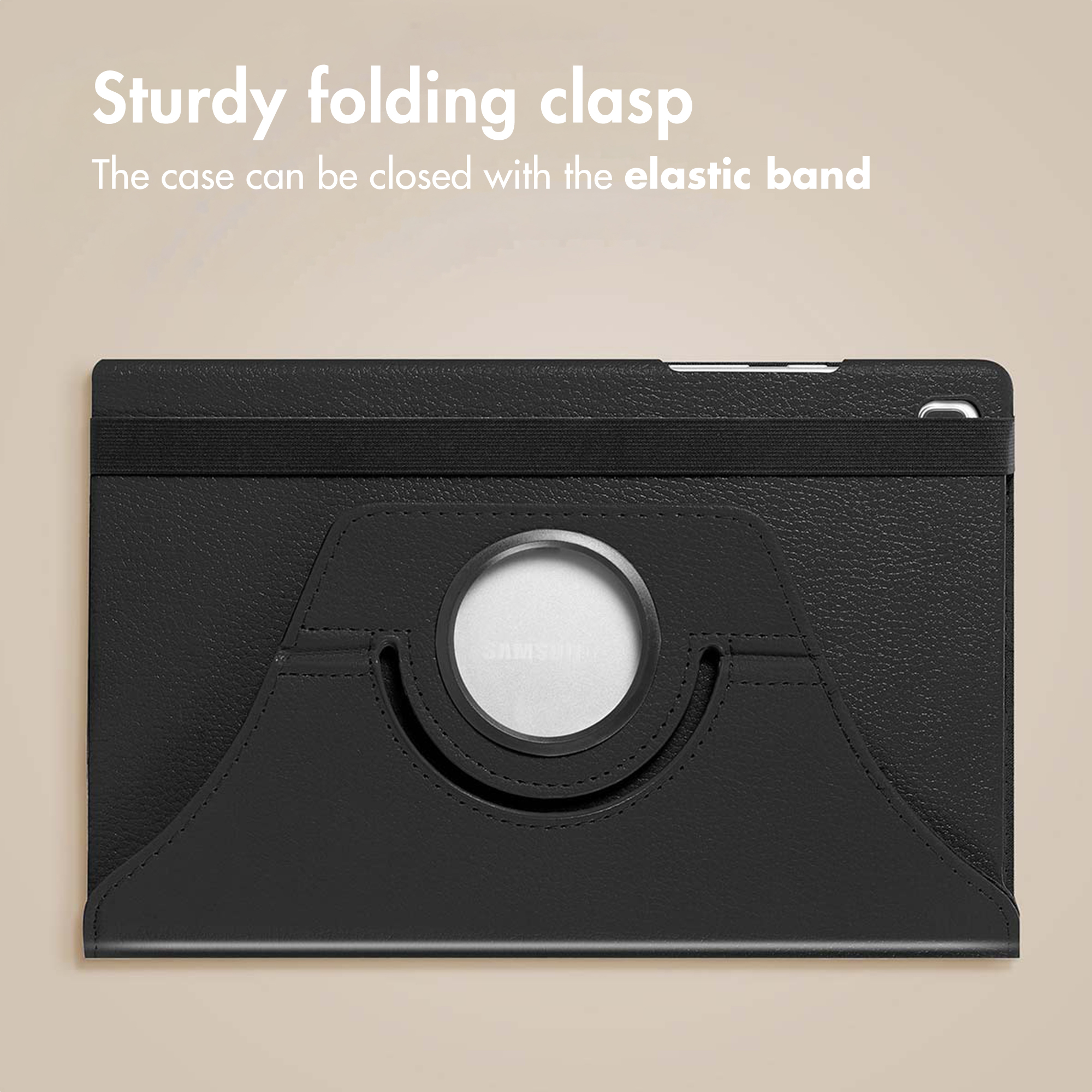 Custodia nera per tablet con fascia elastica e supporto circolare centrale su sfondo beige.