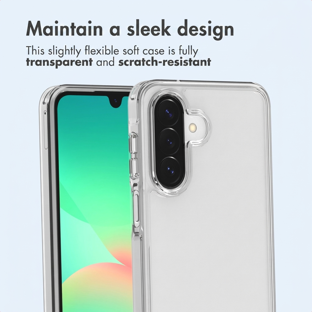 Funda protectora transparente y flexible para un teléfono con triple cámara trasera.