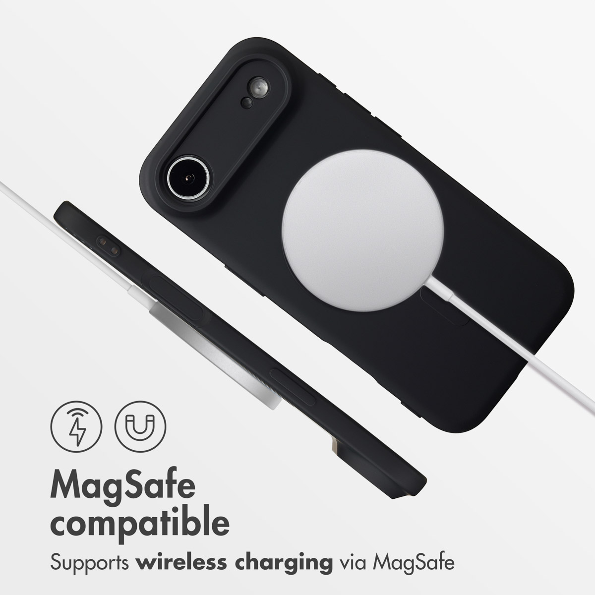 Cover per telefono nera con caricabatterie MagSafe, profilo laterale e testo compatibile.