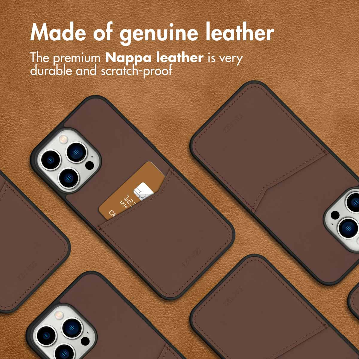Cover in pelle Nappa marrone con porta carte su sfondo in pelle.