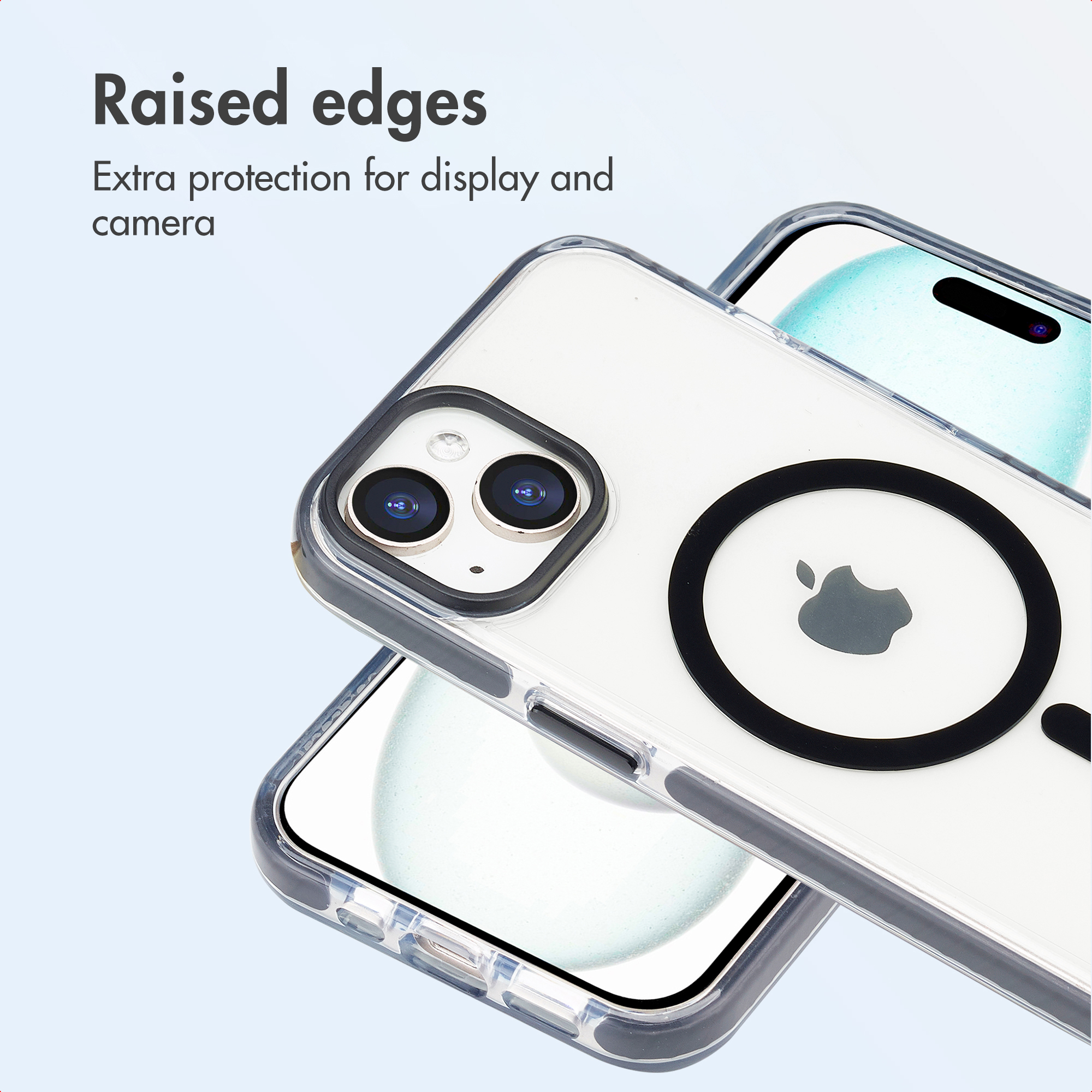 Twee iPhones in doorzichtige beschermhoesjes met verhoogde randen en MagSafe-ring op een blauwe achtergrond.