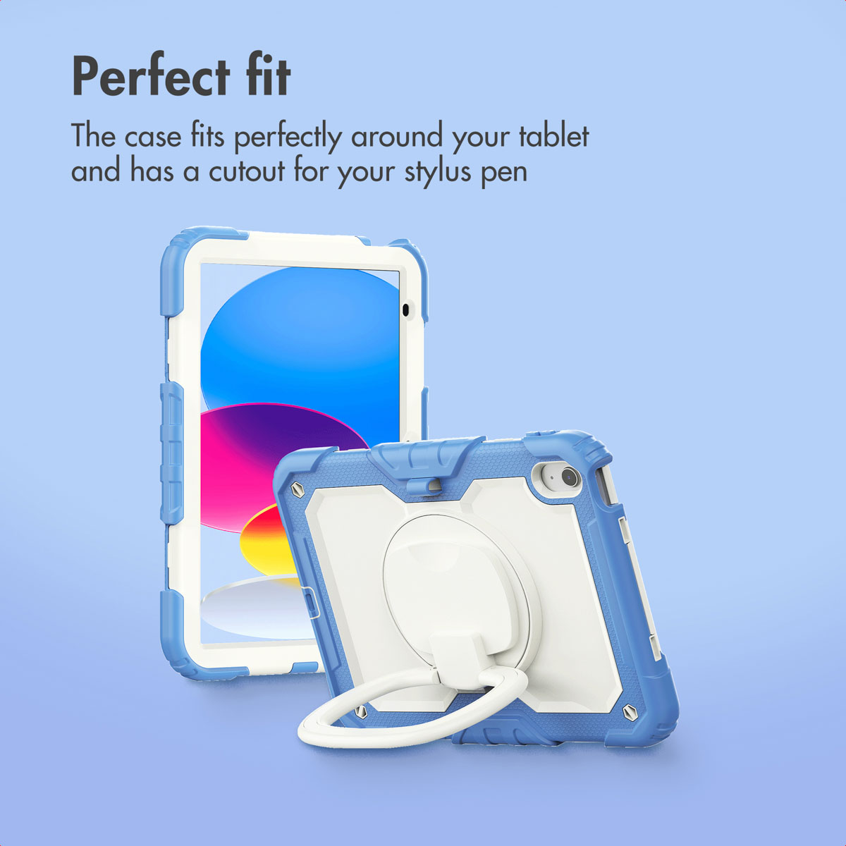 Coque de protection bleue et blanche pour tablette avec anneau support intégré sur fond bleu clair.