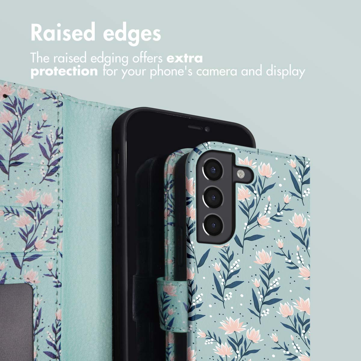 Coque de téléphone vert menthe avec motif floral rose et bleu, avec une découpe pour l'appareil photo.