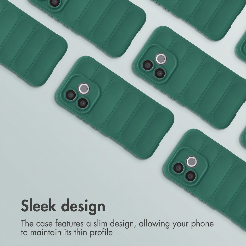 Meerdere groene, gewatteerde telefoonhoesjes diagonaal gerangschikt op een grijs oppervlak.