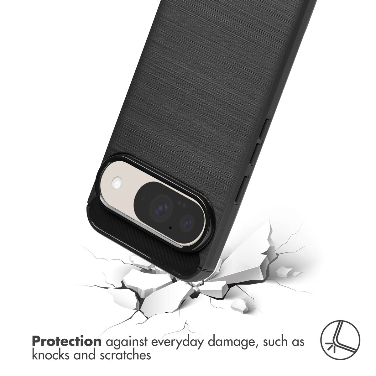 Una cover per telefono nera spazzolata sopra una superficie incrinata, simbolo di protezione.