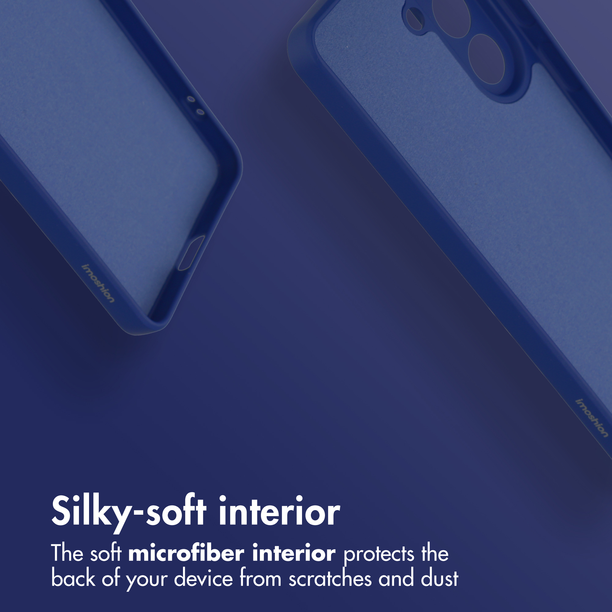 Due cover blu su sfondo scuro con testo sull'interno in morbida microfibra.