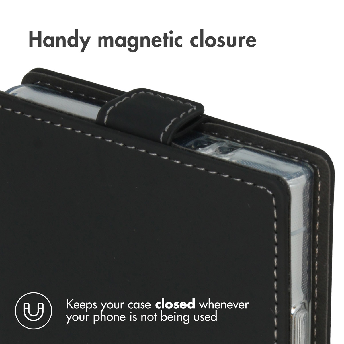 Funda de cuero negro con cierre magnético para evitar aperturas accidentales.