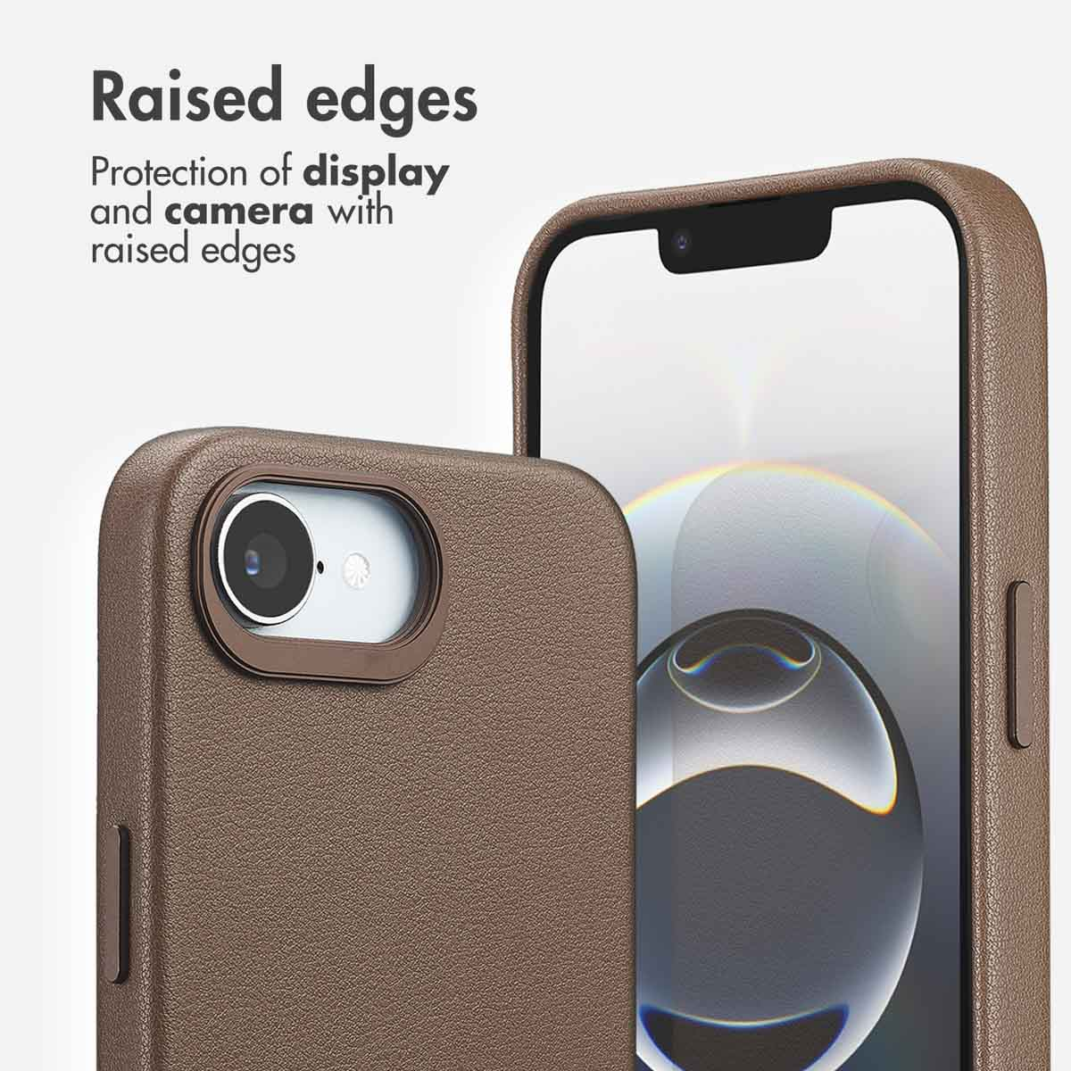 Custodia per telefono marrone con bordi rialzati che proteggono display e fotocamera.
