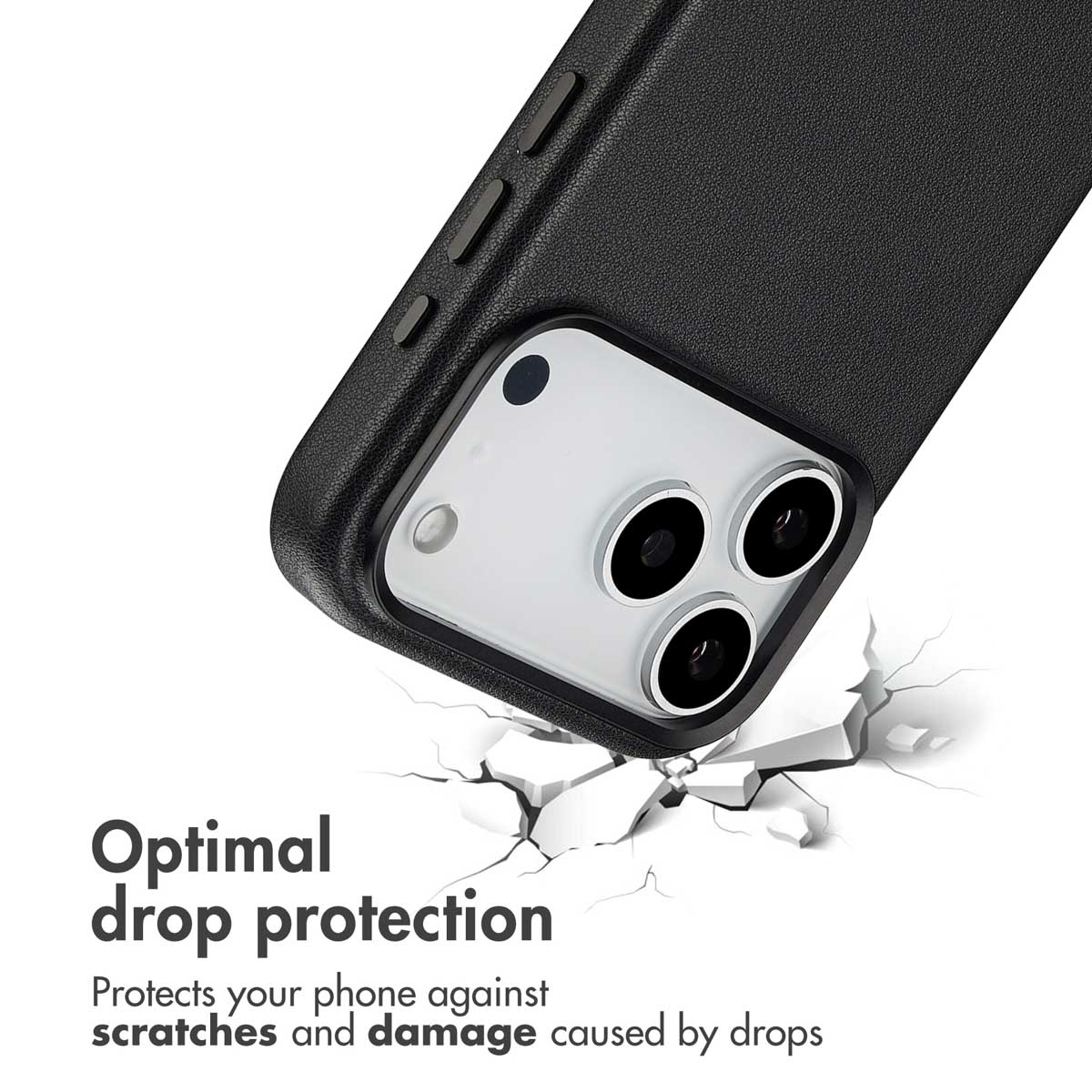 Un smartphone dans une coque noire heurte une surface brisée, avec du texte.