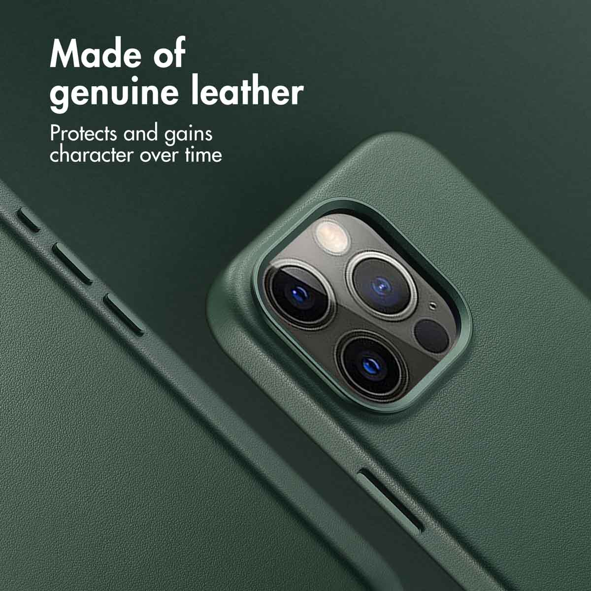 Coque de téléphone en cuir vert foncé avec découpe pour appareil photo.