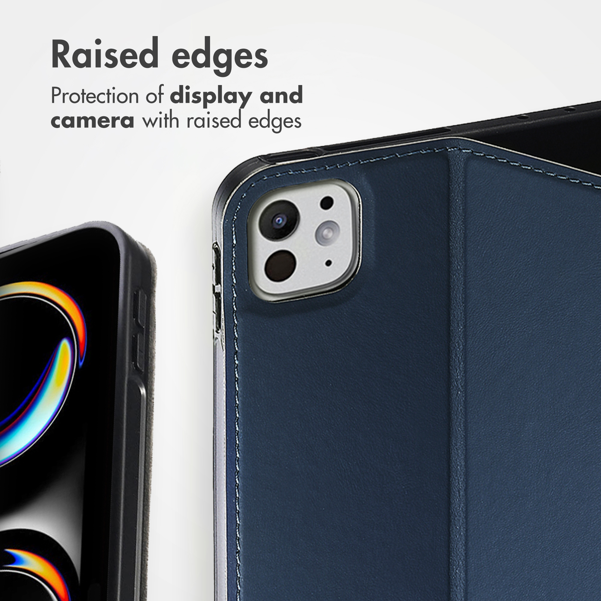 Bordi rialzati di una custodia in pelle blu per tablet, che proteggono la fotocamera.