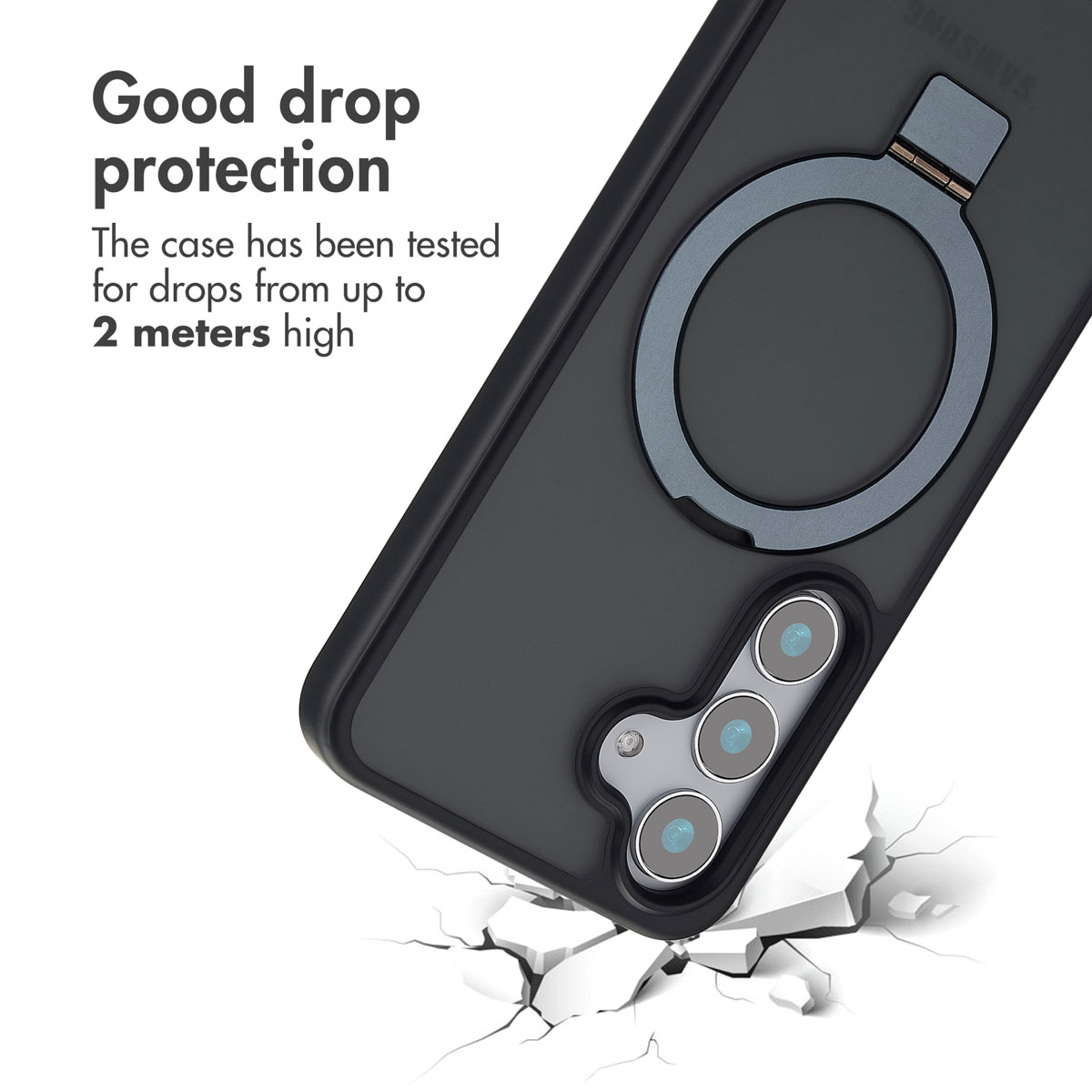 Custodita per telefono nera con anello magnetico e fori per fotocamera su superficie rotta.