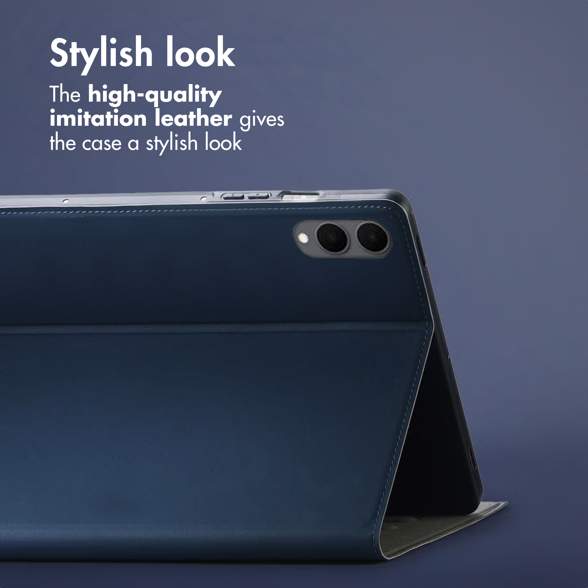 Étui de tablette en similicuir bleu dans un support élégant sur fond bleu.
