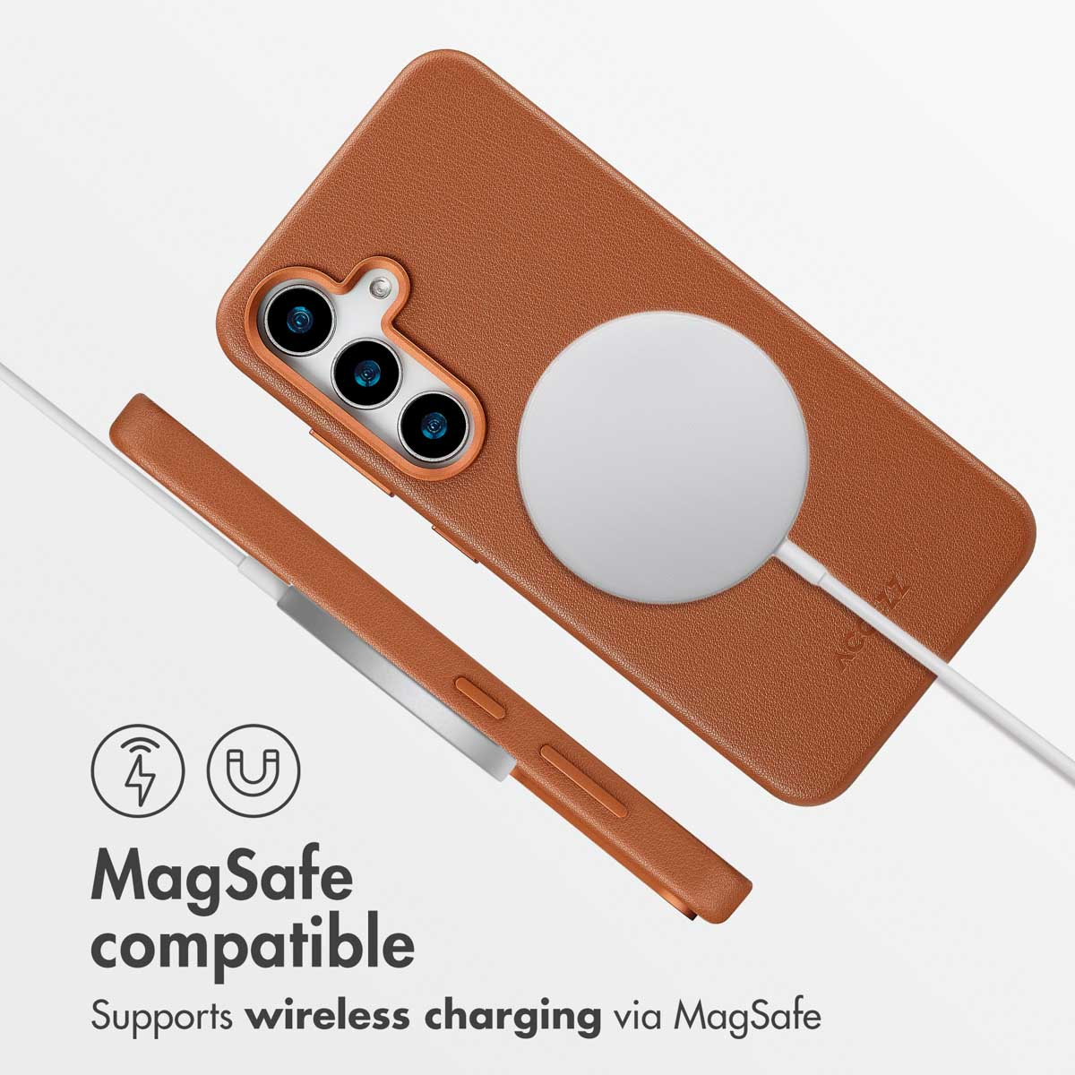 Braune Lederhandyhülle mit runder MagSafe-Ladefläche und drei Kameralinsen.