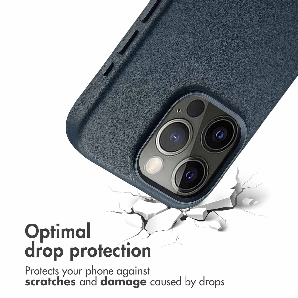 Coque de téléphone bleu foncé sur surface blanche craquelée avec texte.