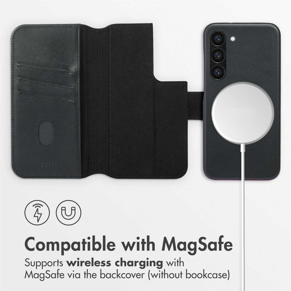 Een zwarte telefoonhoes met MagSafe-lader naast een open portemonneehoes op witte achtergrond.