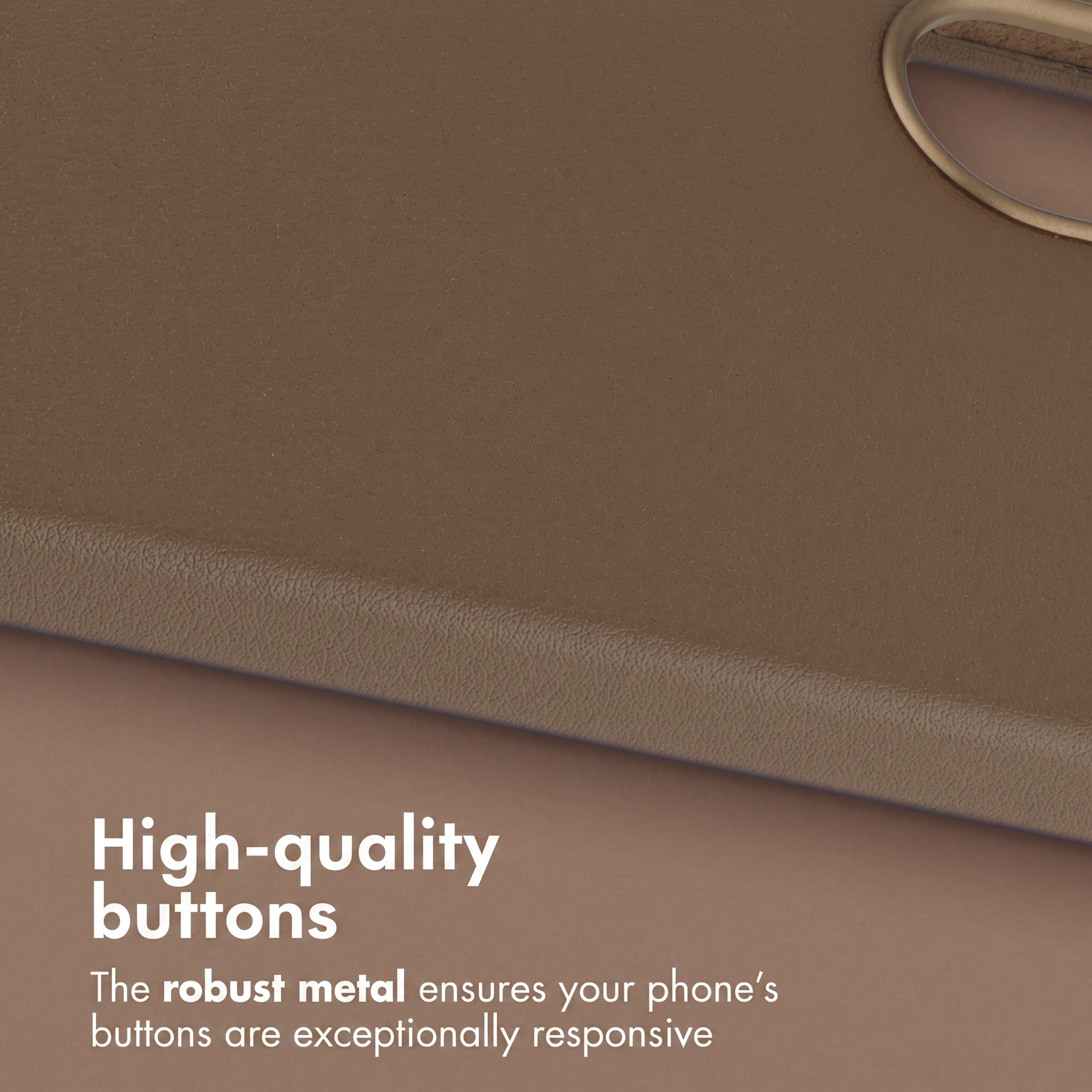 Funda de teléfono marrón con botones de metal y texto sobre botones robustos.