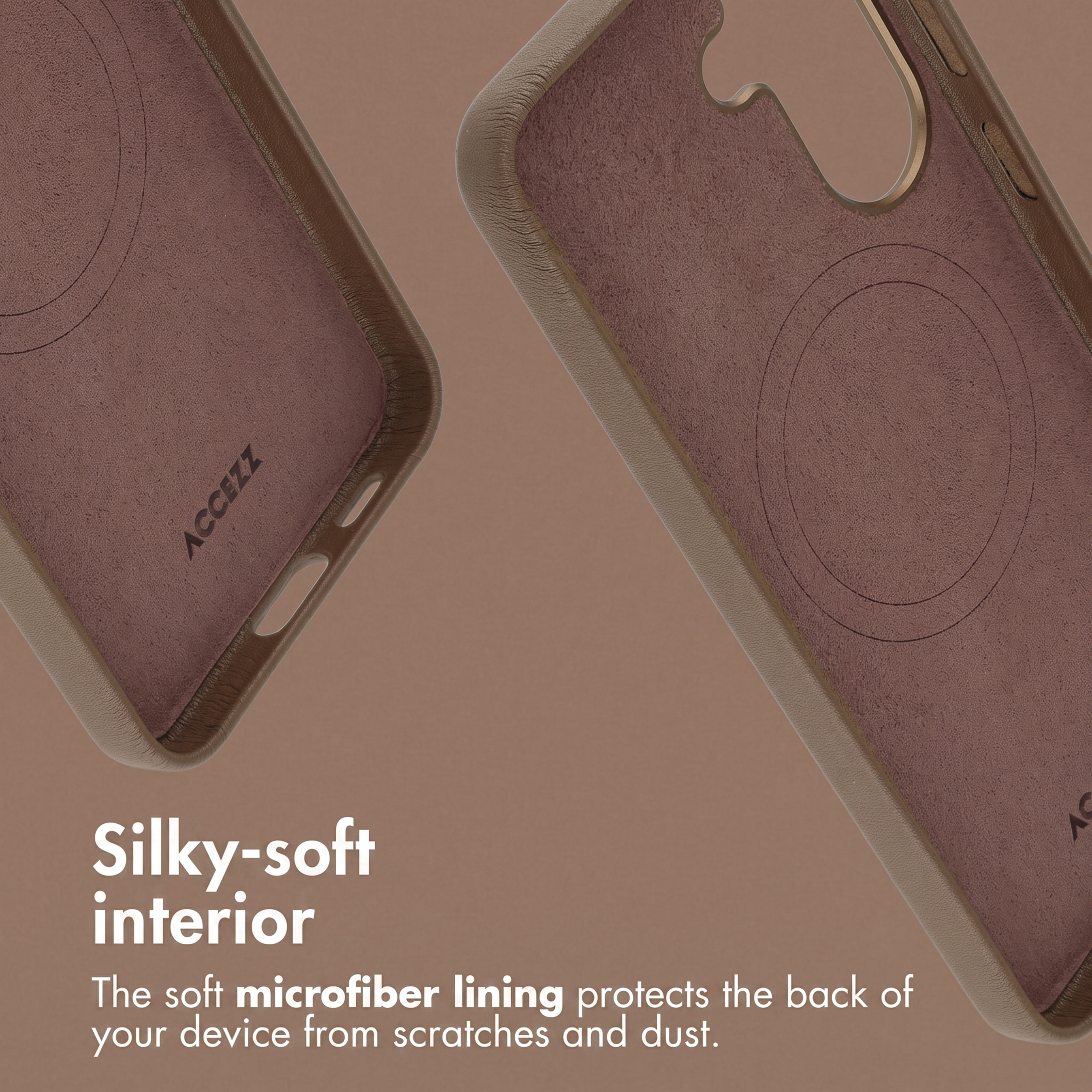 Dos fundas de teléfono marrones con suave forro interior de microfibra sobre fondo beige.