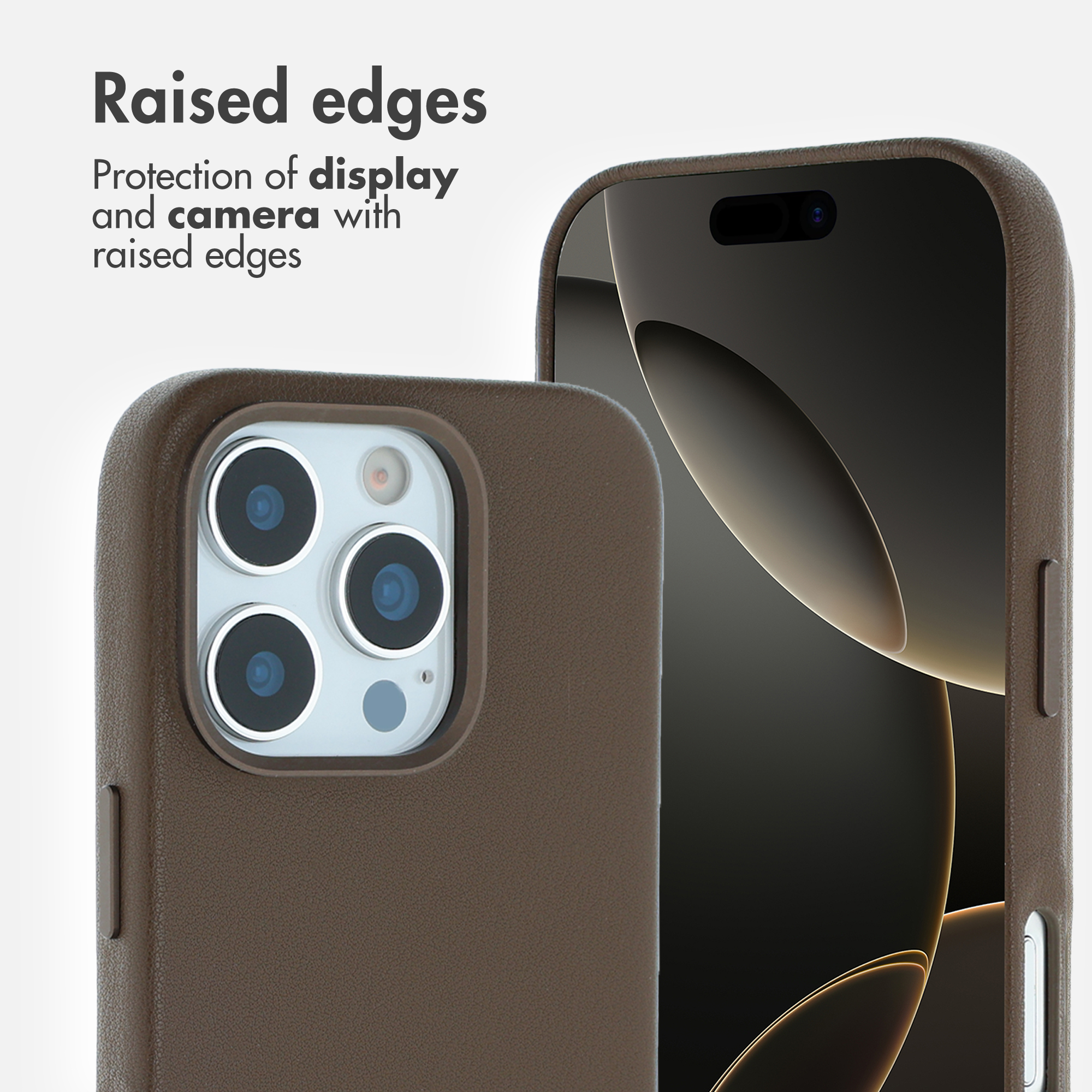 Deux smartphones dans des coques en cuir marron montrant des bords surélevés pour protéger l'écran et l'appareil photo.