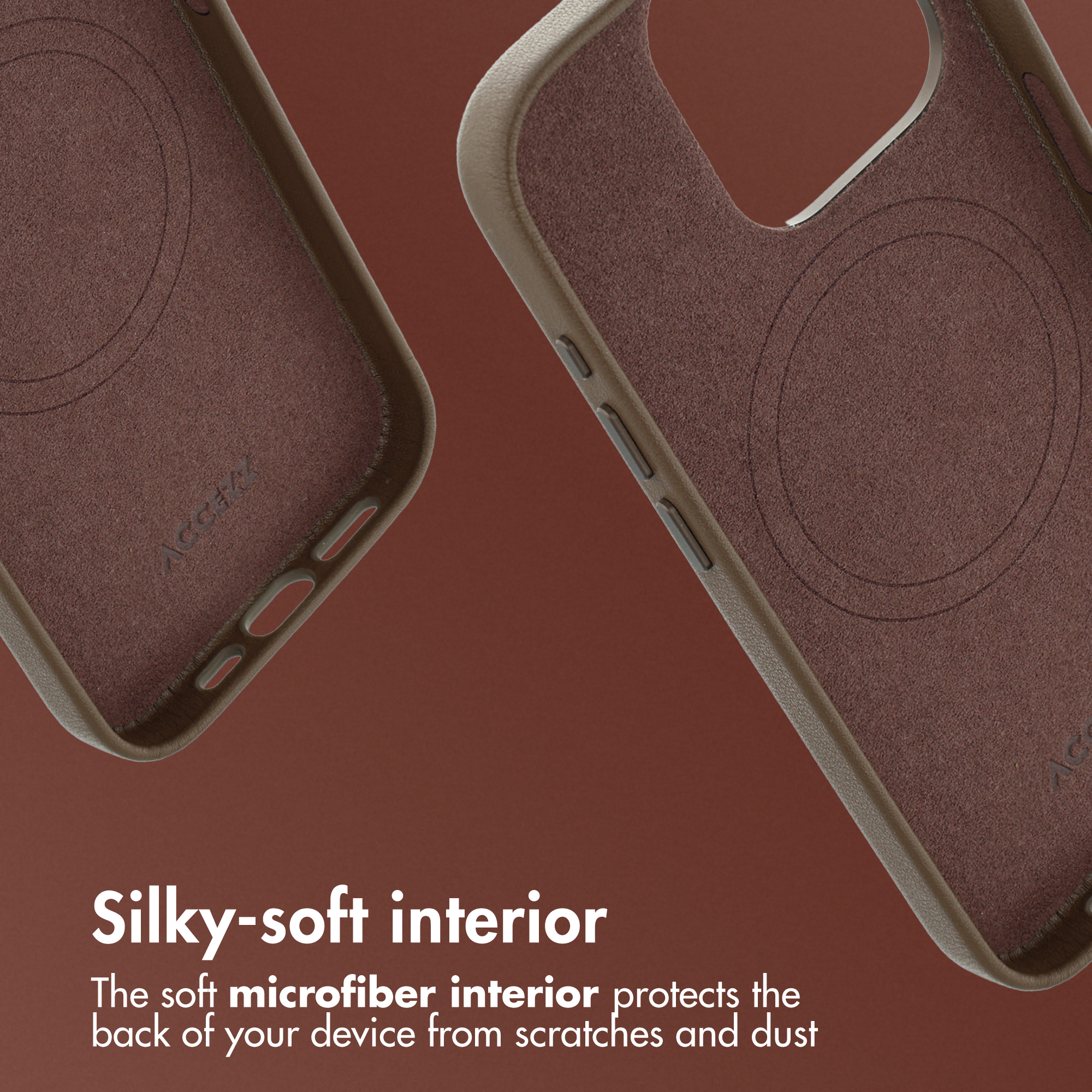 Deux coques de téléphone marron avec doublure douce et texte sur la protection anti-rayures sur fond rouge.