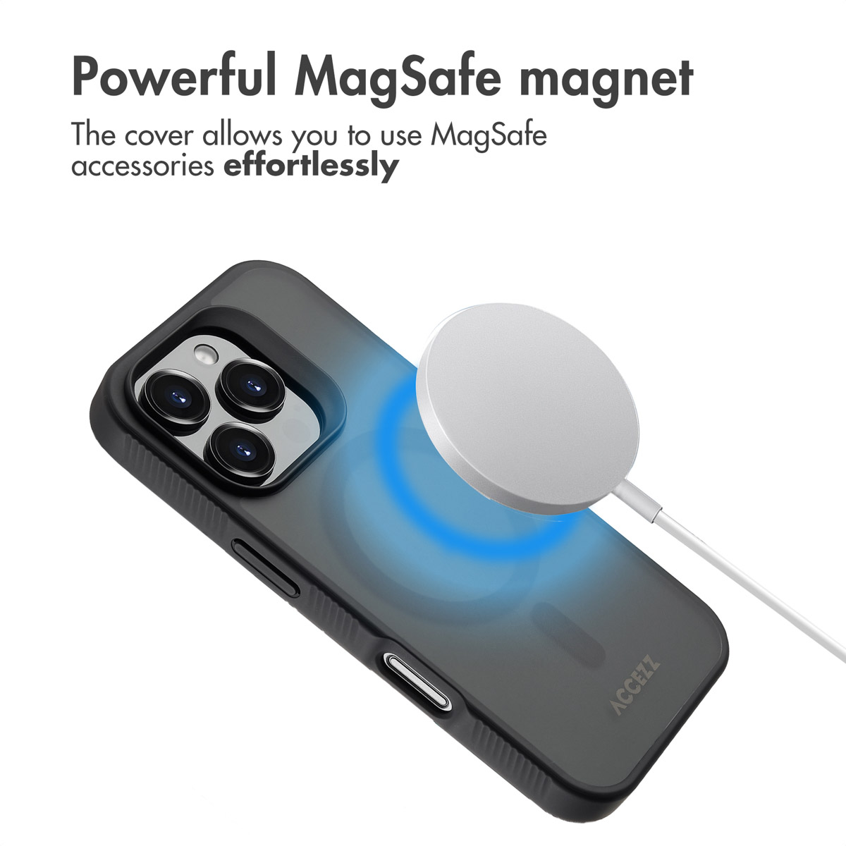 Funda de teléfono negra con cargador MagSafe y texto arriba.
